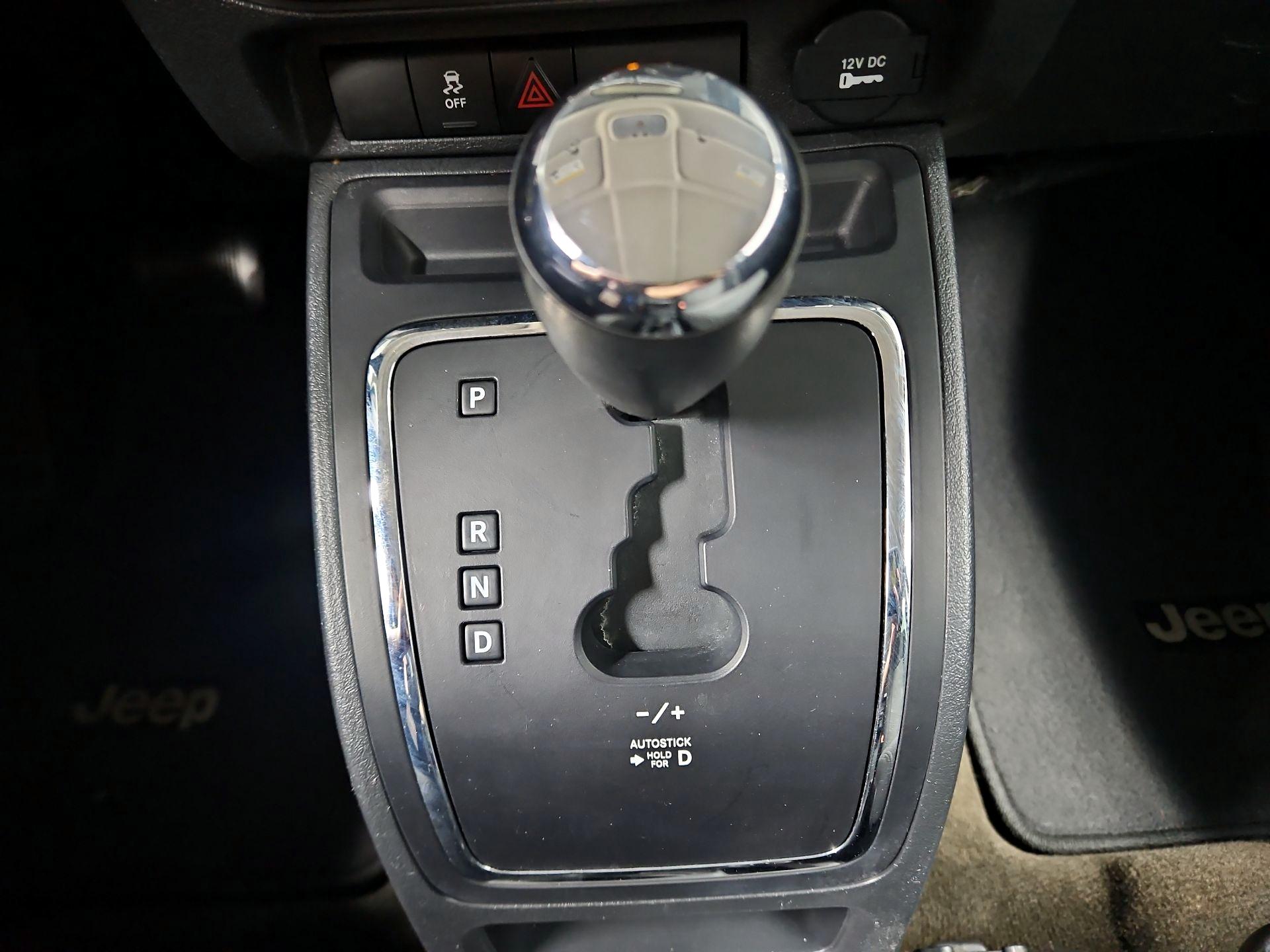 Thumbnail: 2014 Jeep Patriot - 15