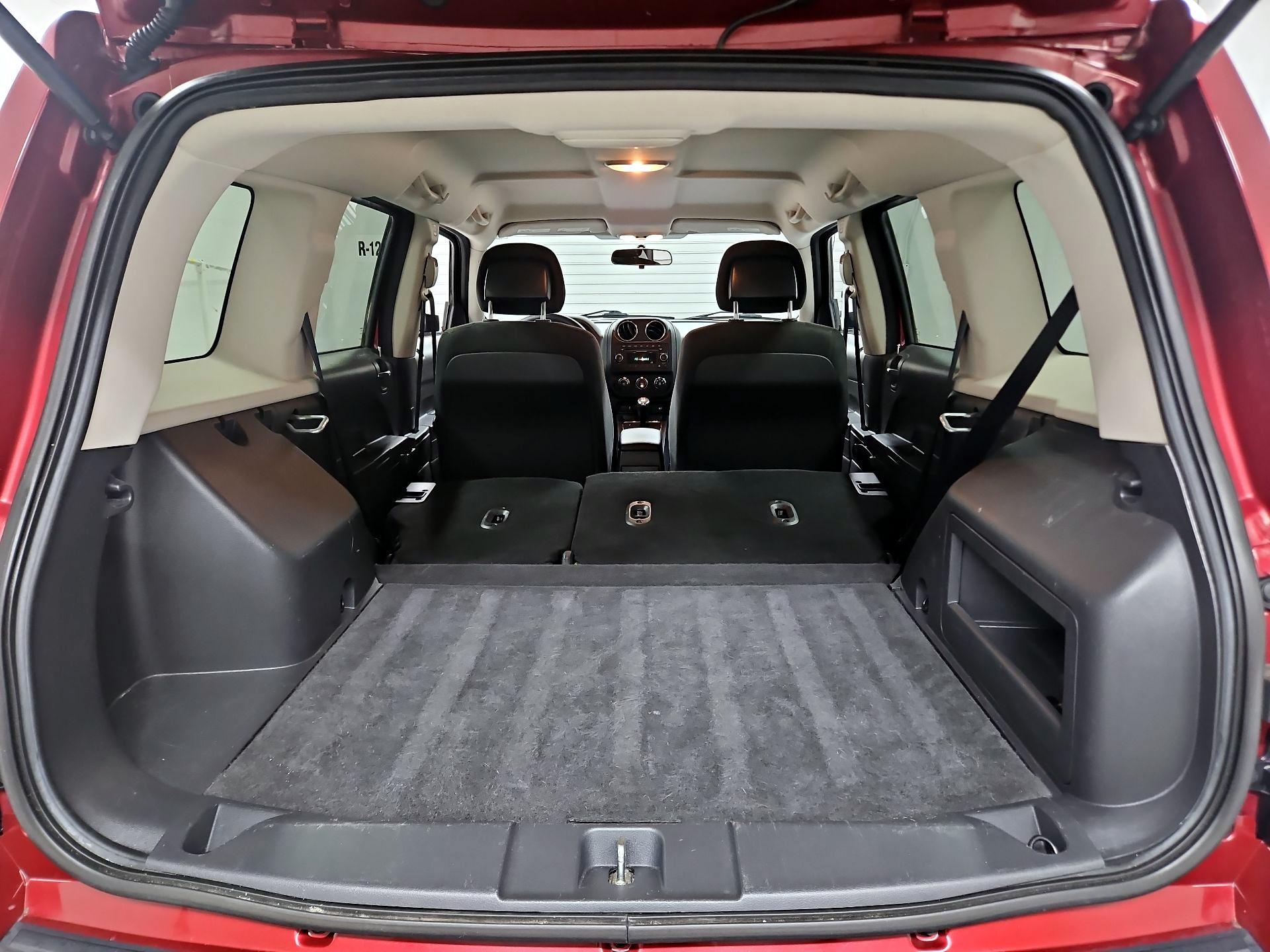 Thumbnail: 2014 Jeep Patriot - 19