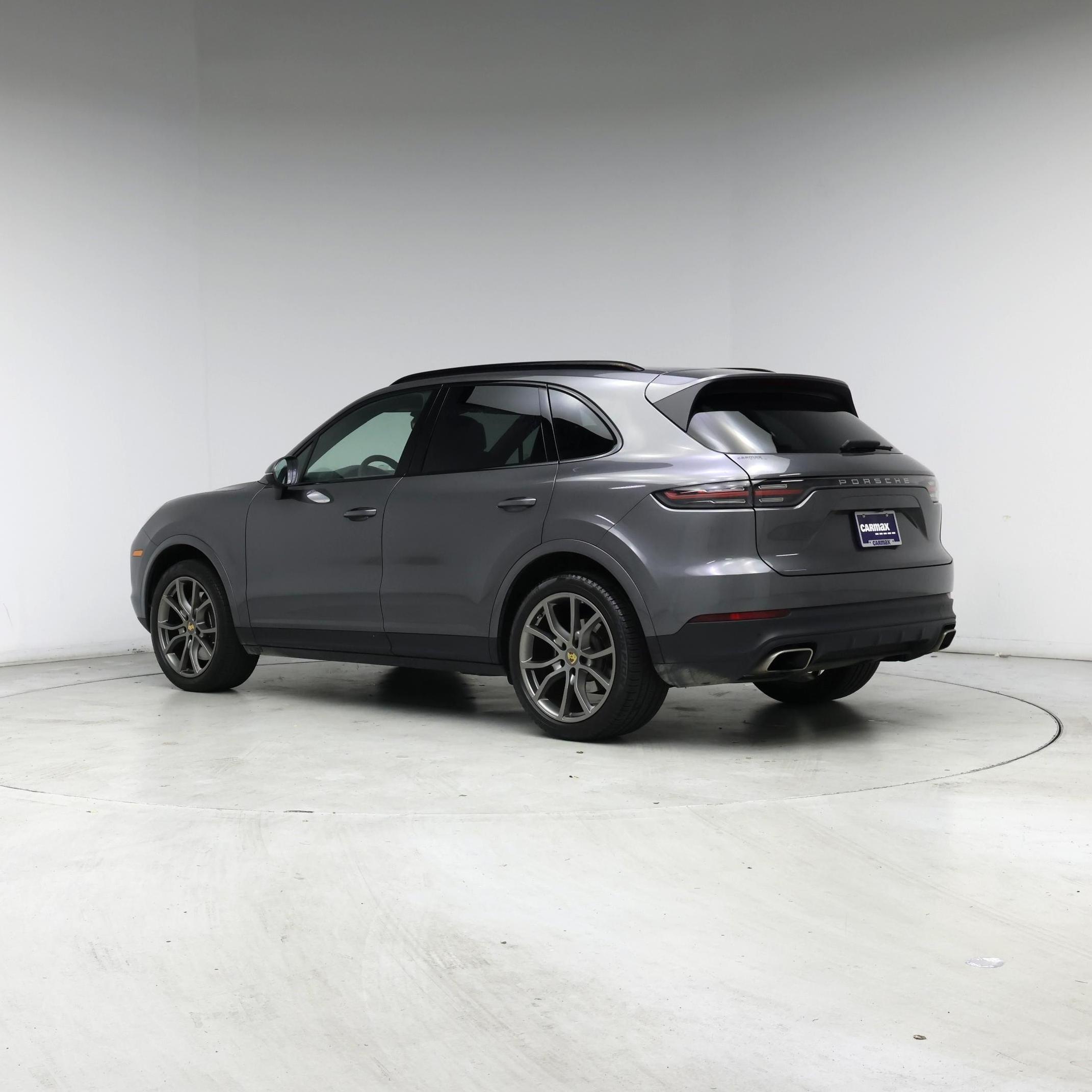 Thumbnail: 2022 Porsche Cayenne - 2