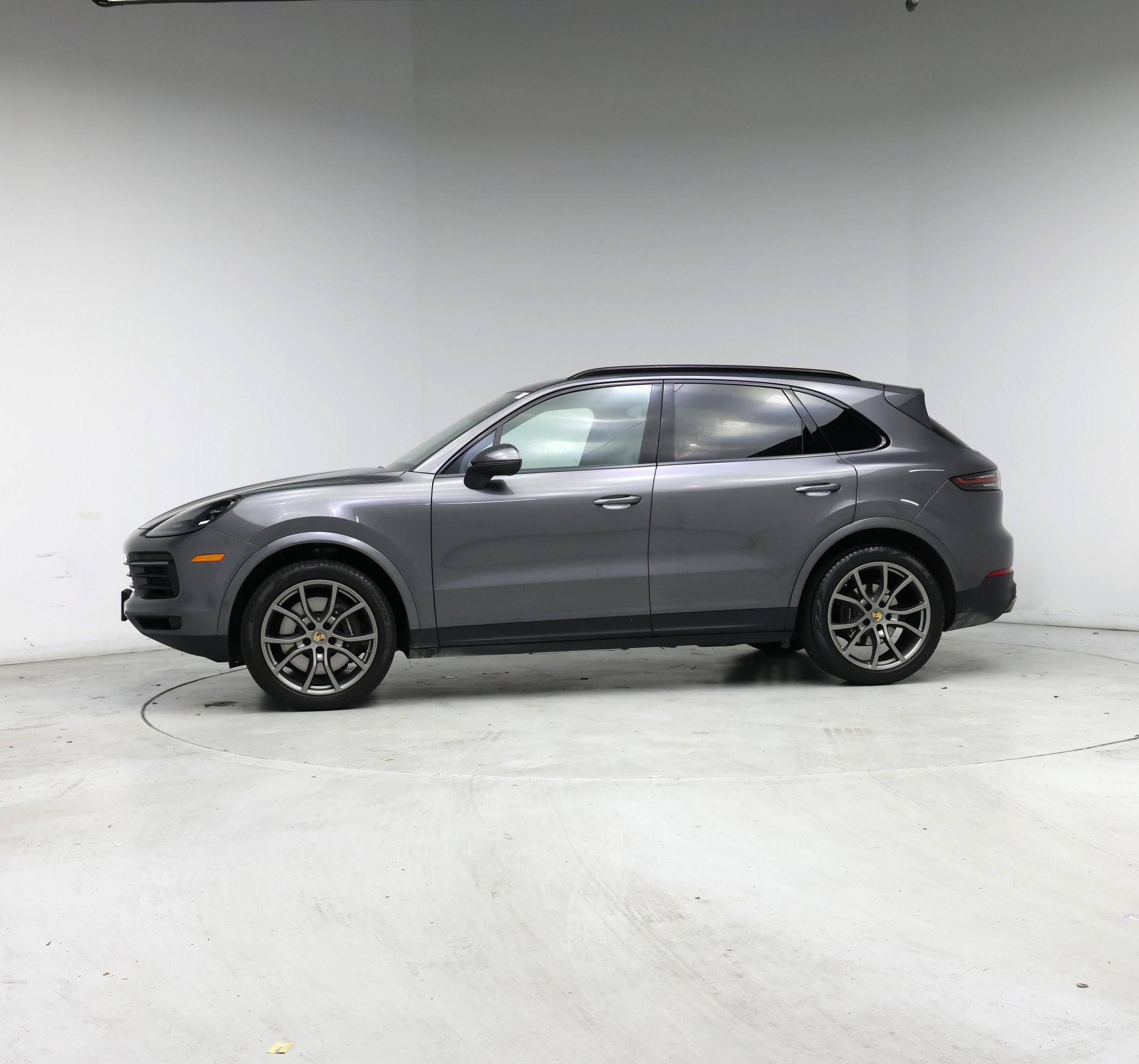 Thumbnail: 2022 Porsche Cayenne - 3