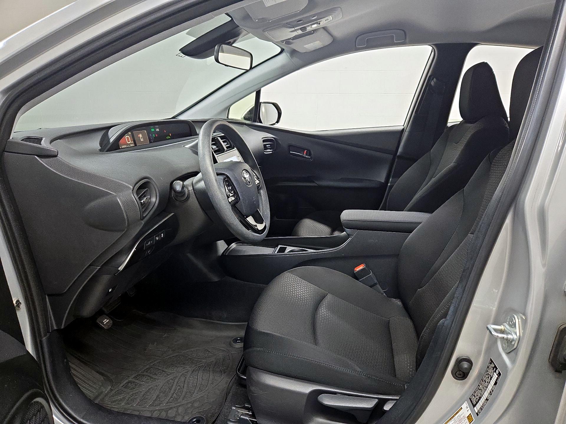Thumbnail: 2020 Toyota Prius - 11