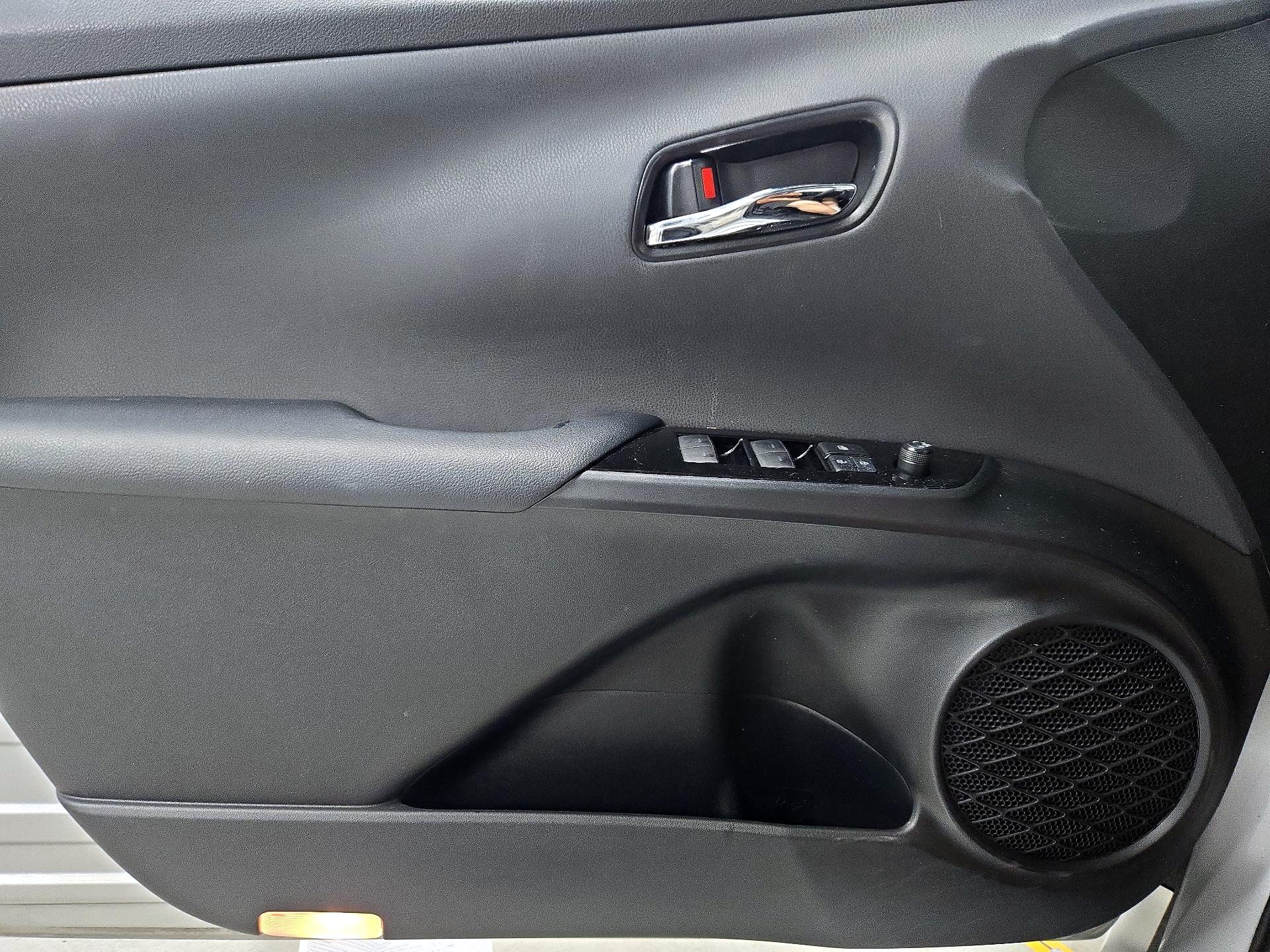 Thumbnail: 2020 Toyota Prius - 12