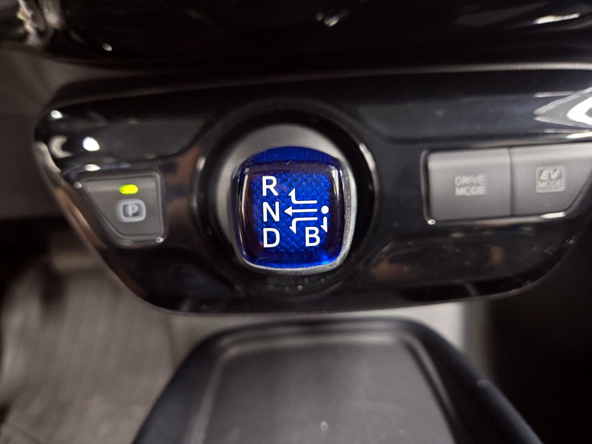 Thumbnail: 2020 Toyota Prius - 17