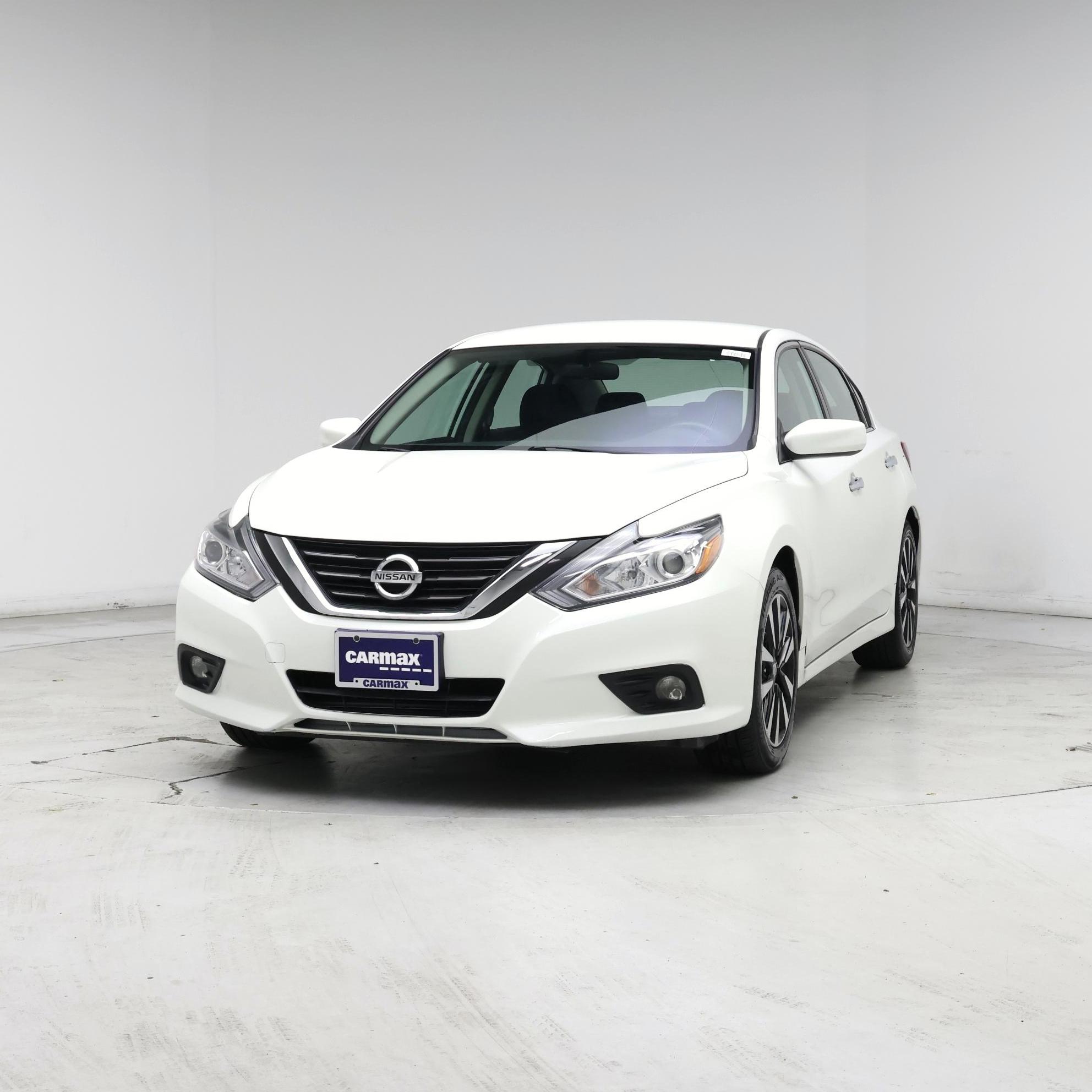 Thumbnail: 2018 Nissan Altima - 4