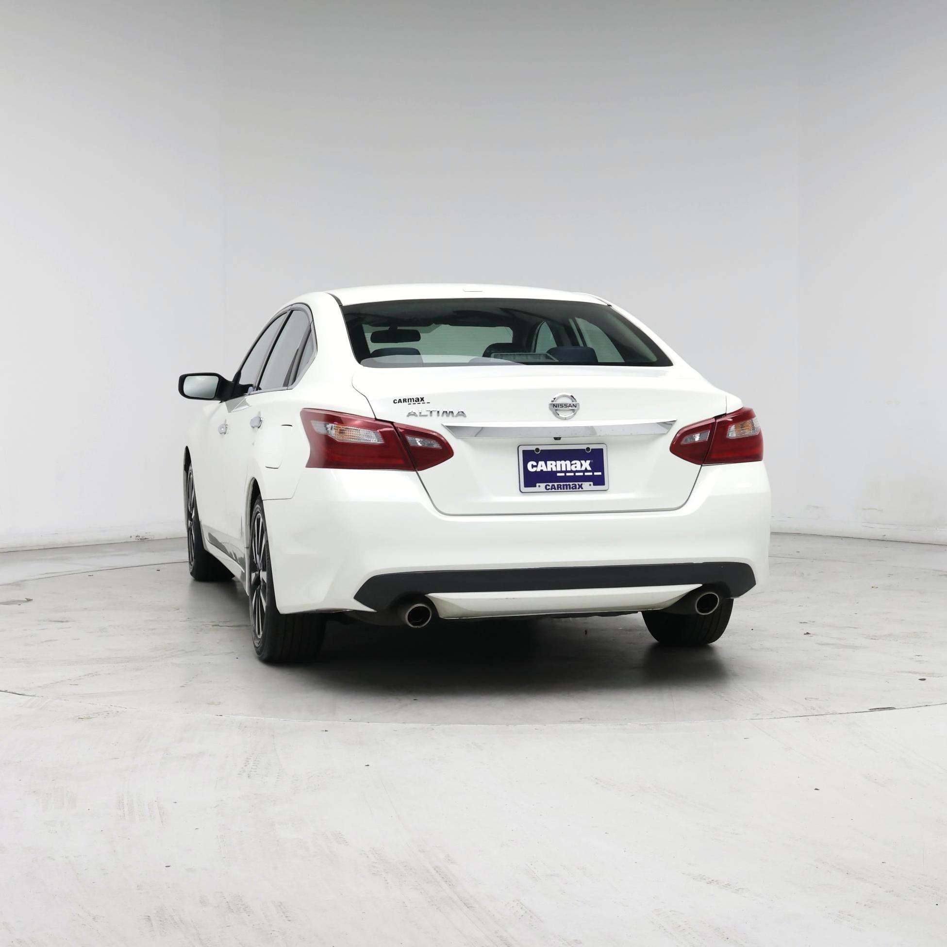 Thumbnail: 2018 Nissan Altima - 6