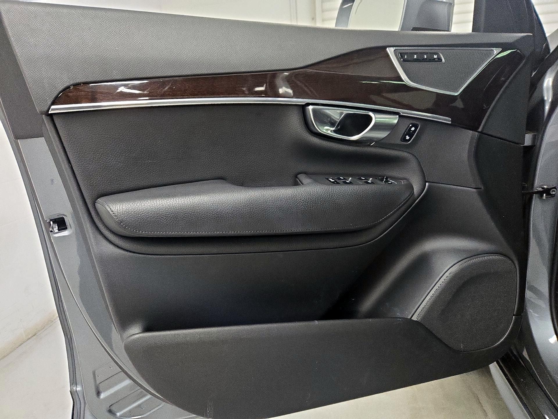 Thumbnail: 2019 Volvo XC90 - 12