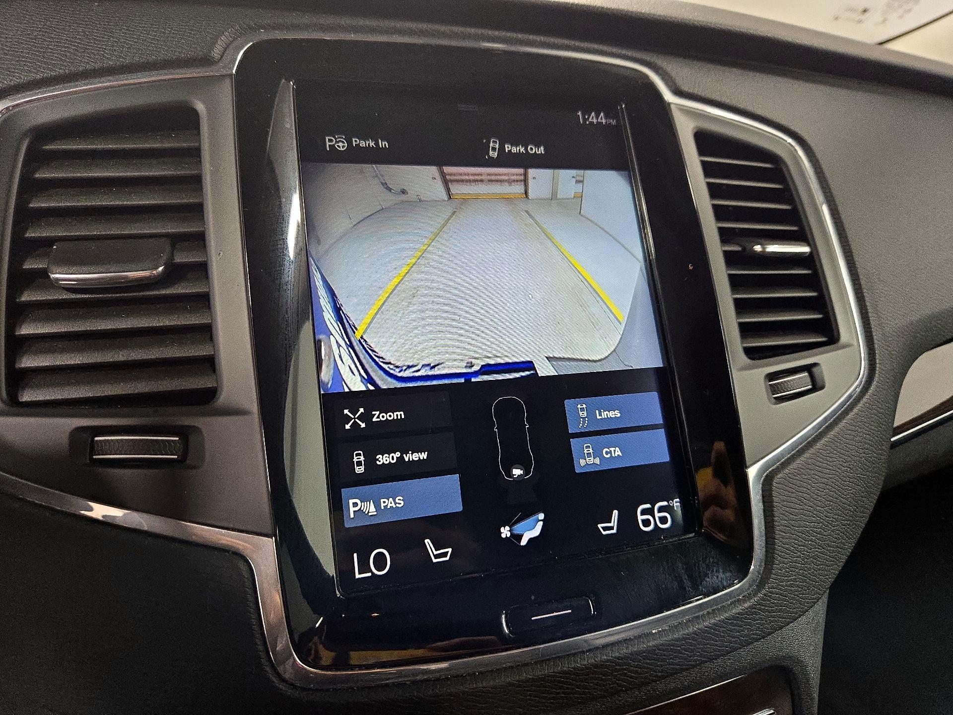 Thumbnail: 2019 Volvo XC90 - 15
