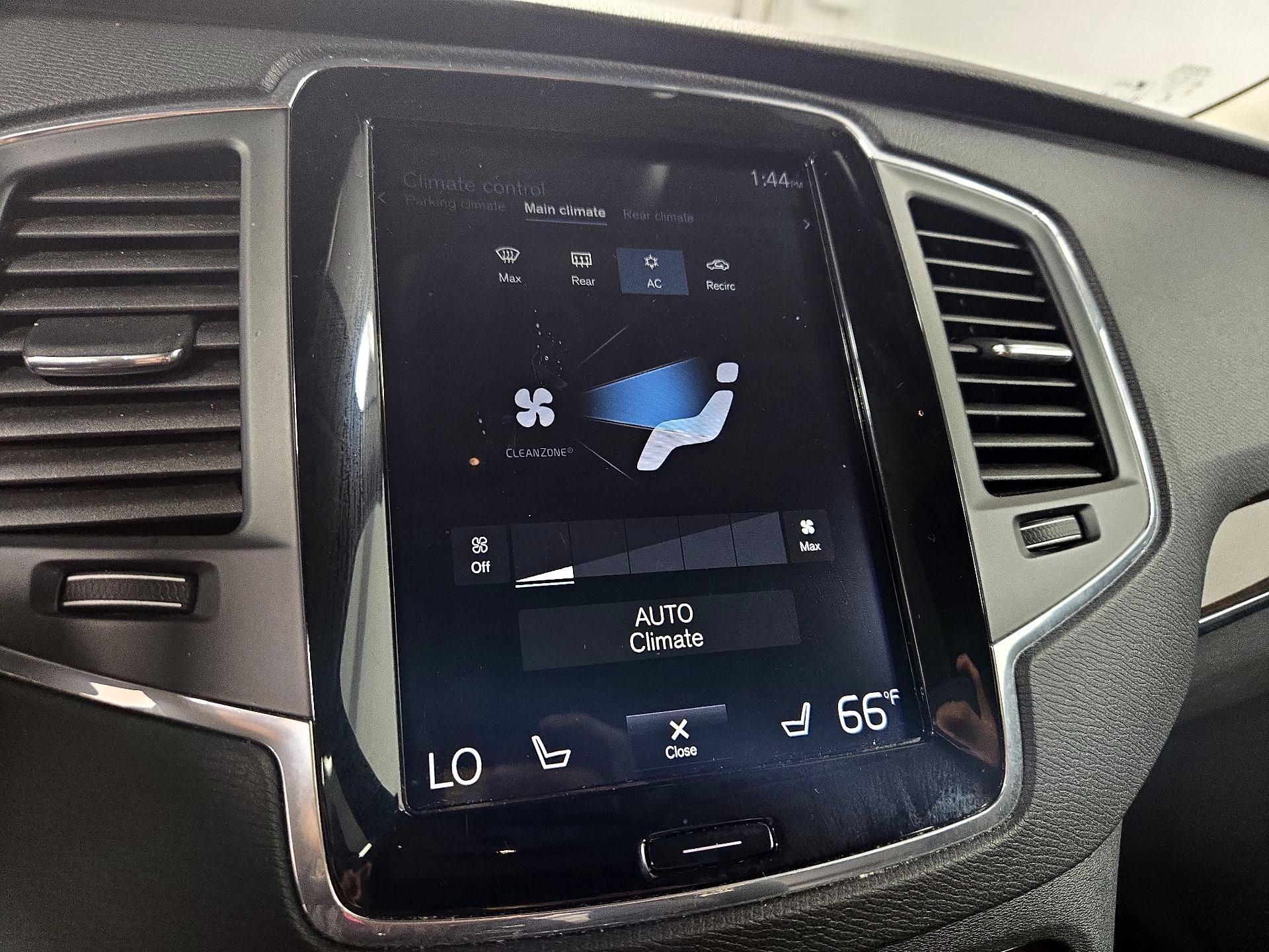Thumbnail: 2019 Volvo XC90 - 17