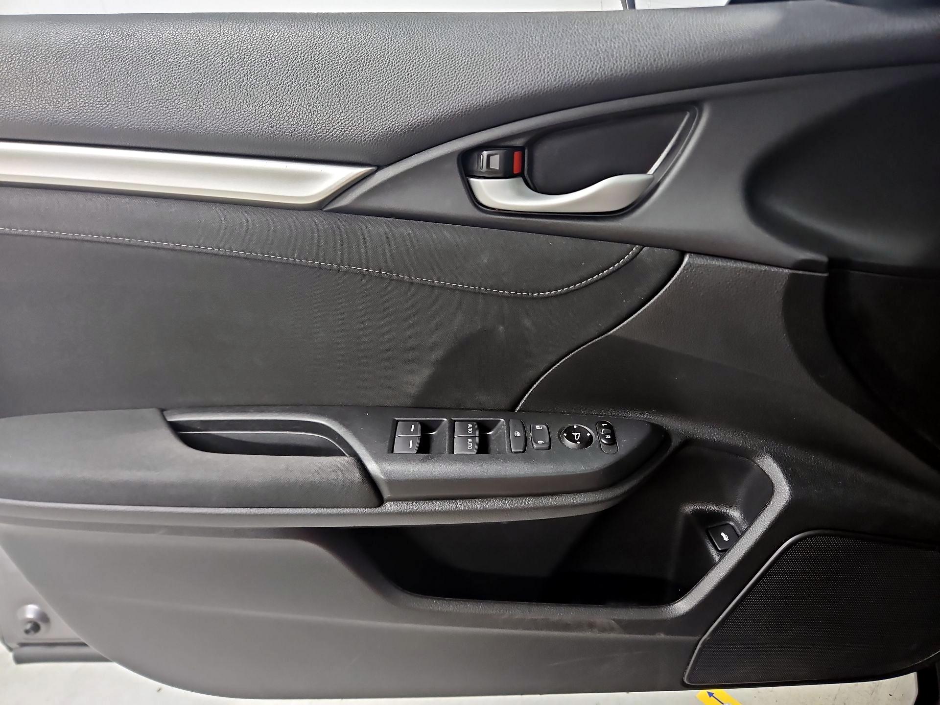 Thumbnail: 2017 Honda Civic - 12
