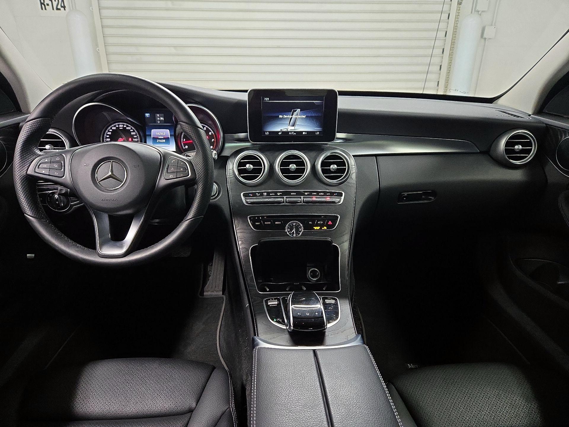 Thumbnail: 2016 Mercedes-Benz C-Class - 9