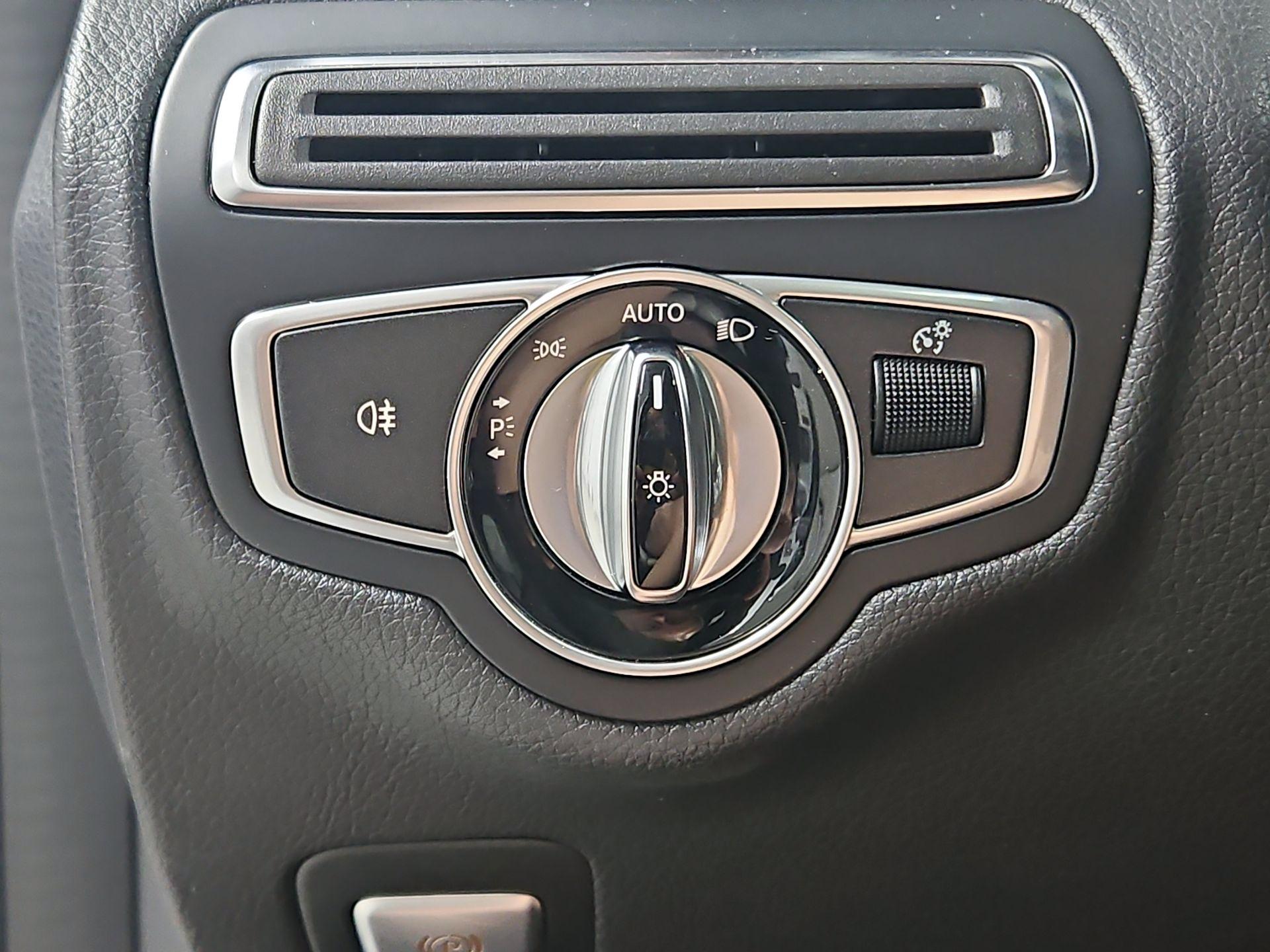 Thumbnail: 2016 Mercedes-Benz C-Class - 13