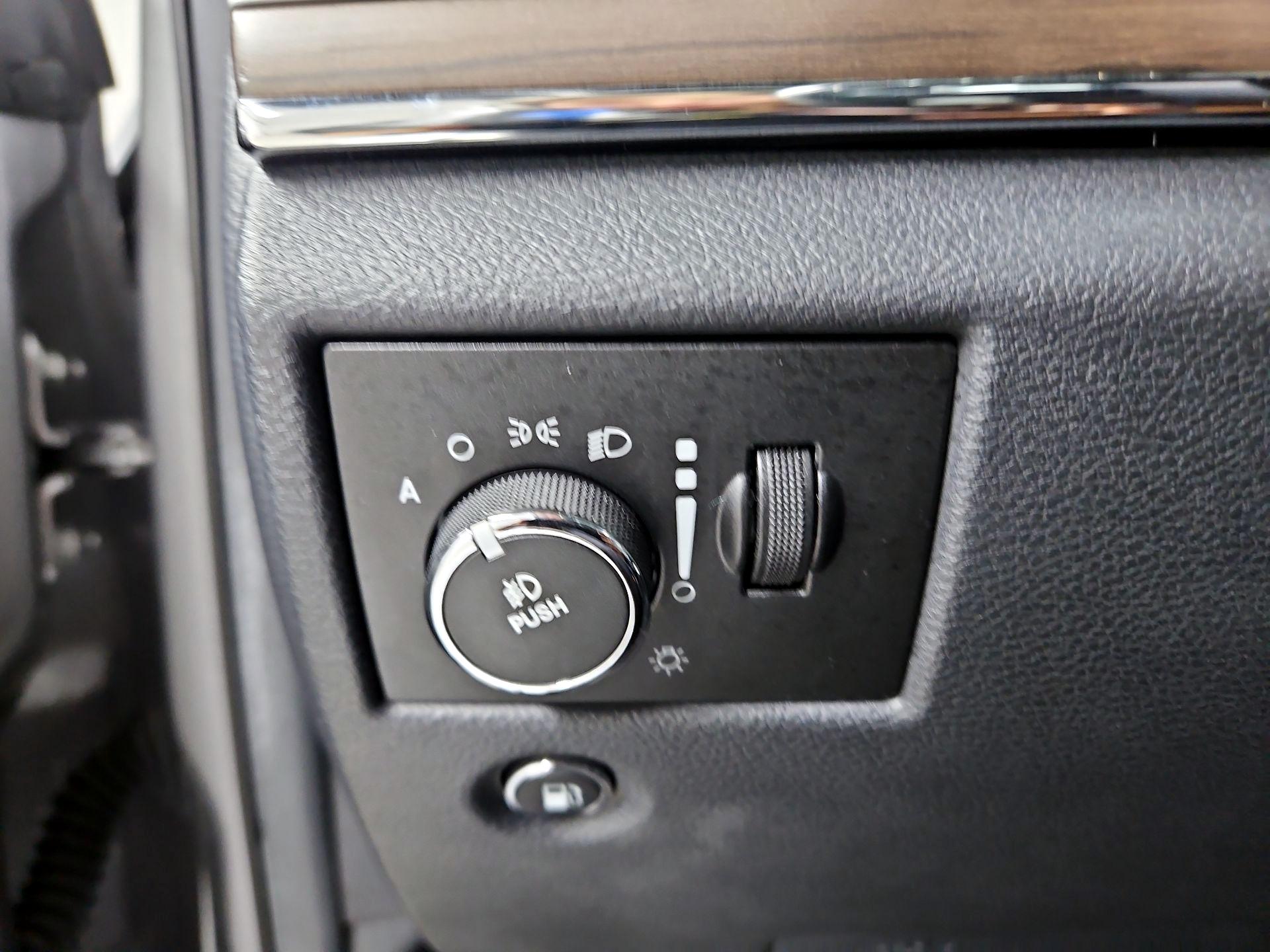 Thumbnail: 2014 Jeep Grand Cherokee - 13