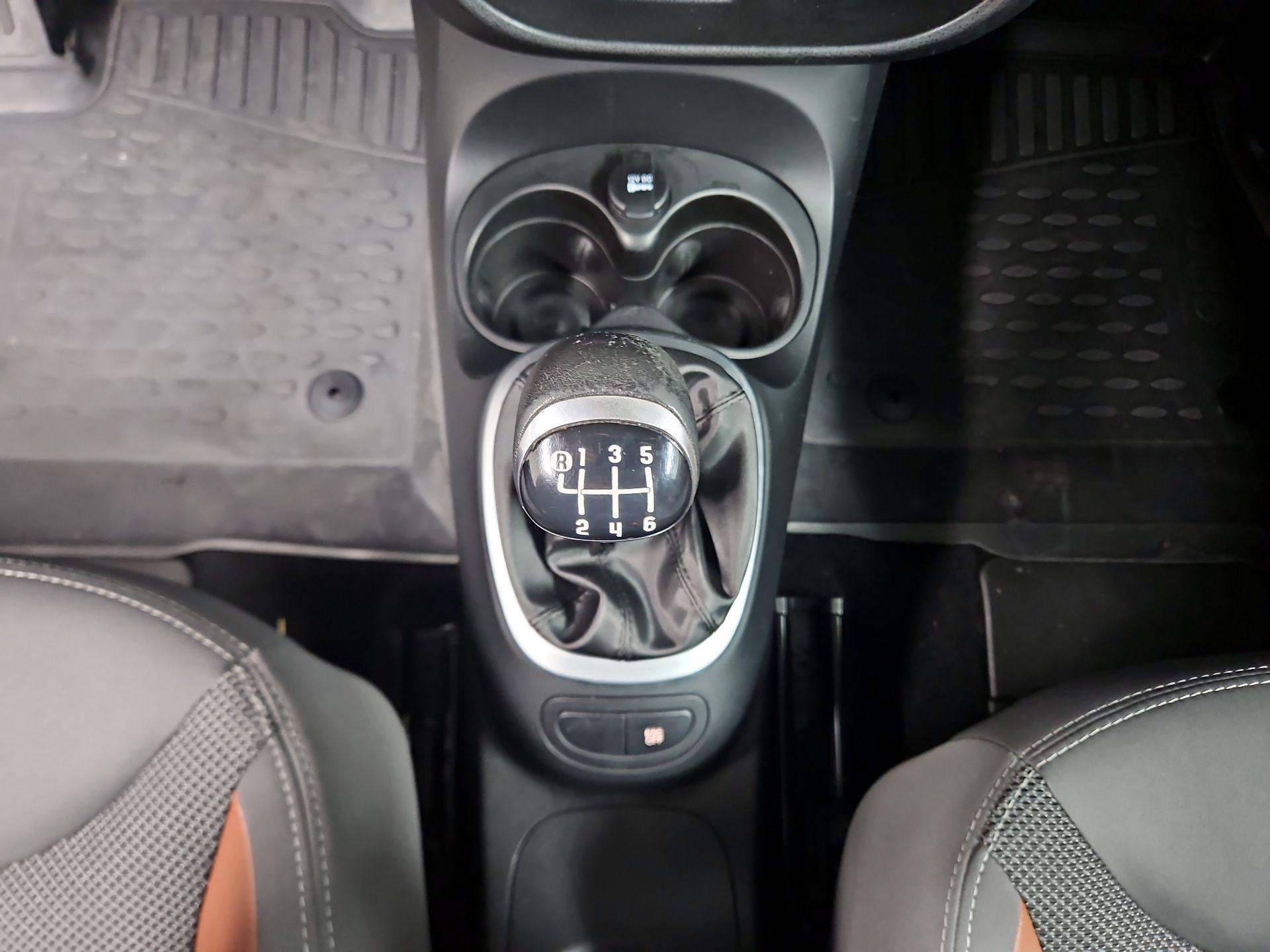 Thumbnail: 2014 Fiat 500L - 17