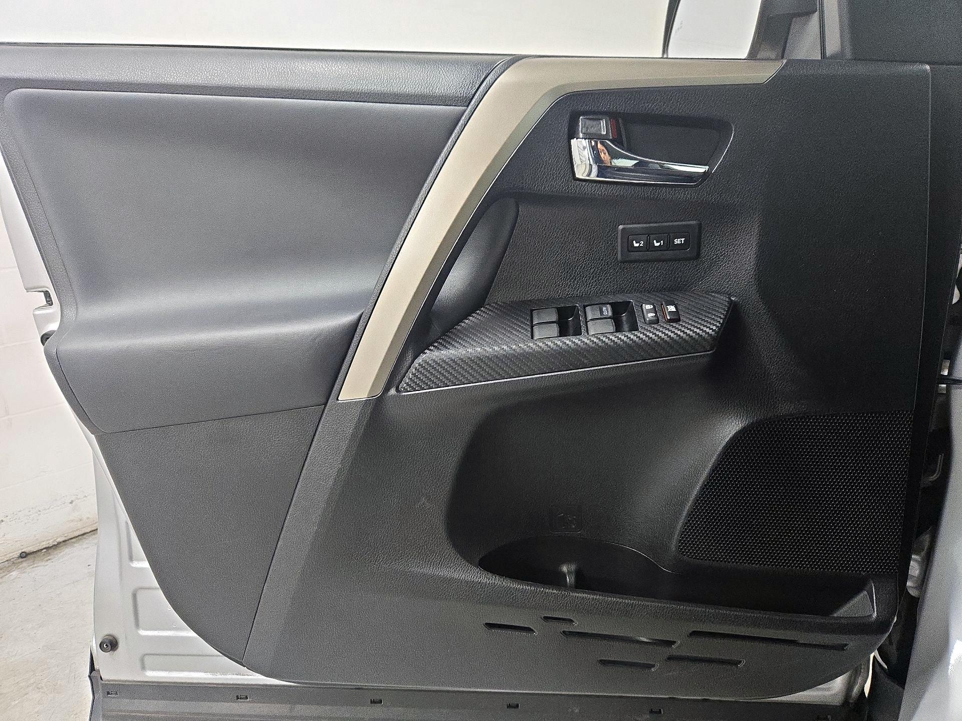 Thumbnail: 2014 Toyota RAV4 - 12