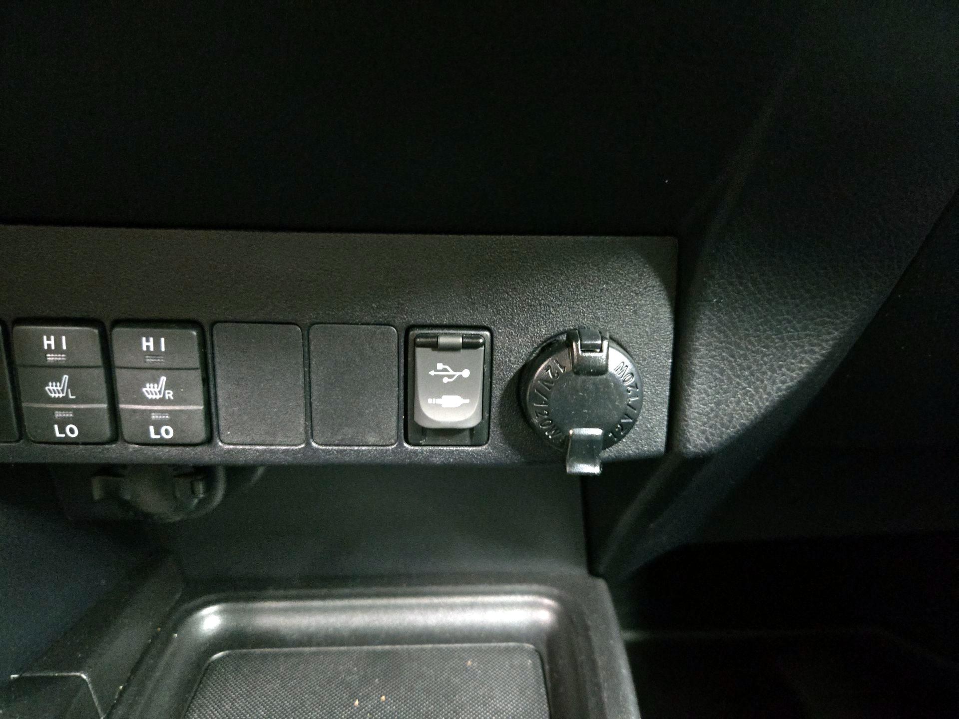 Thumbnail: 2014 Toyota RAV4 - 19
