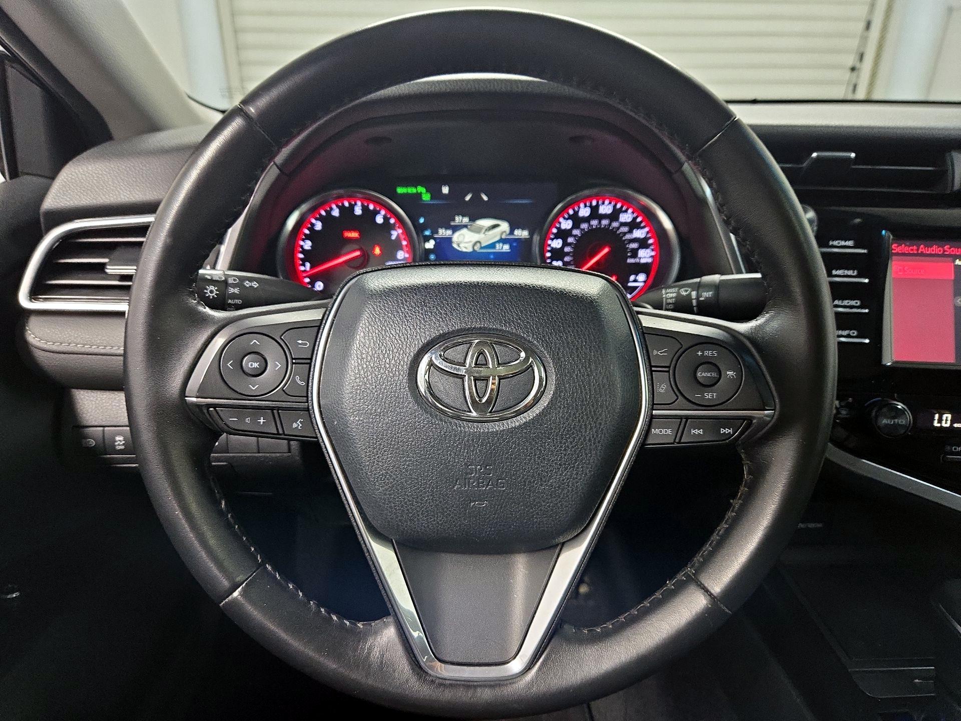 Thumbnail: 2018 Toyota Camry - 10
