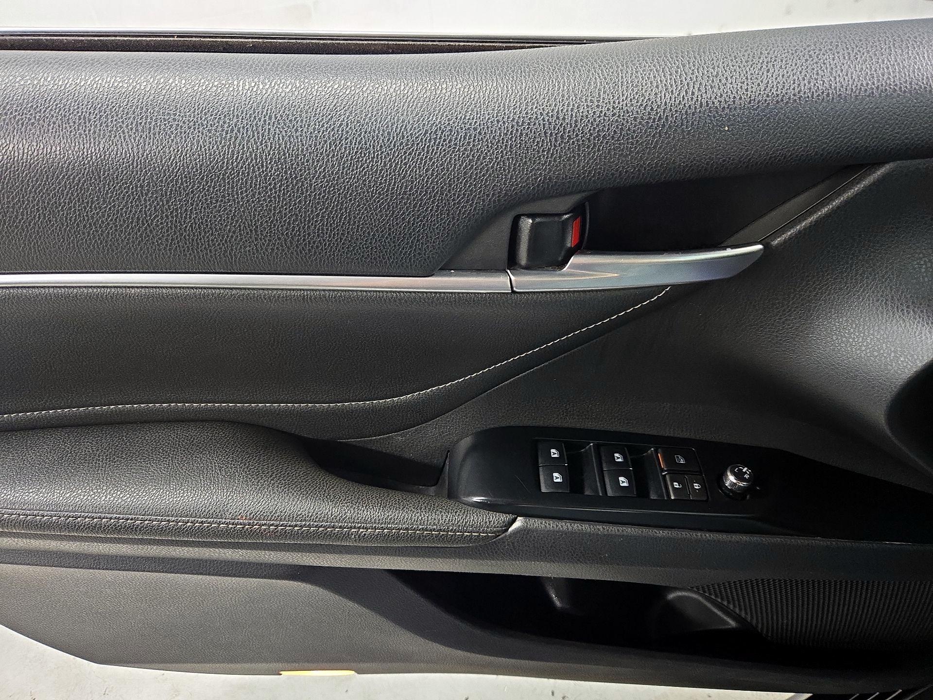 Thumbnail: 2018 Toyota Camry - 12