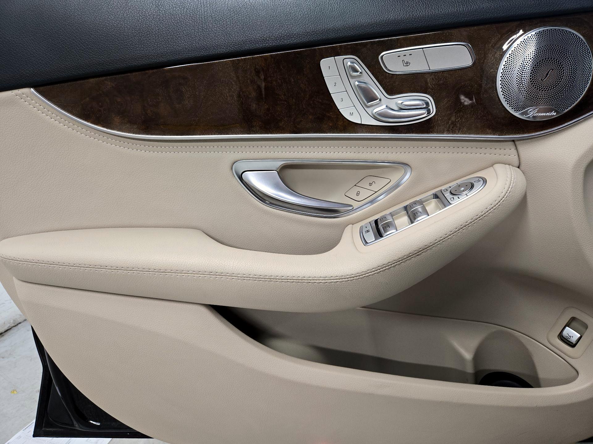 Thumbnail: 2015 Mercedes-Benz C-Class - 12