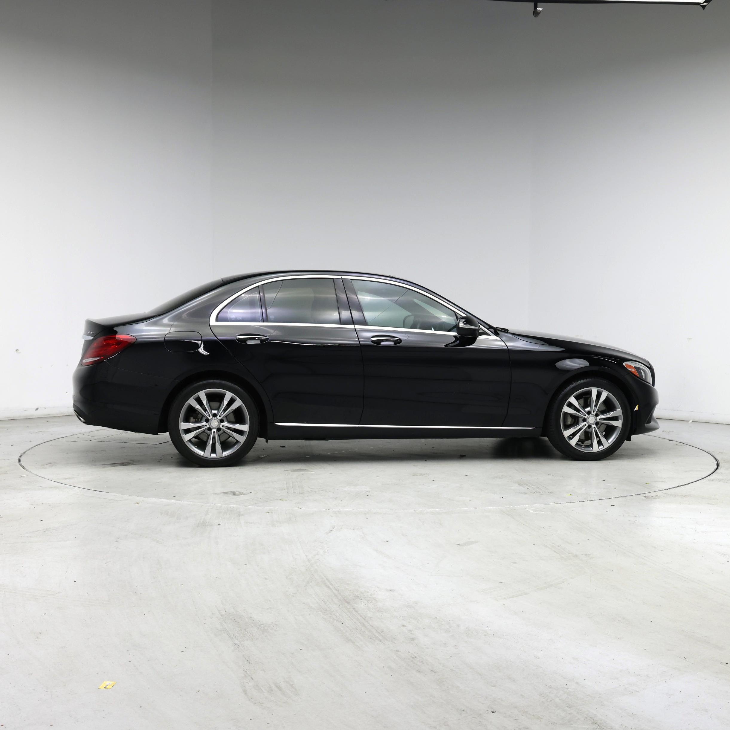 Thumbnail: 2015 Mercedes-Benz C-Class - 7