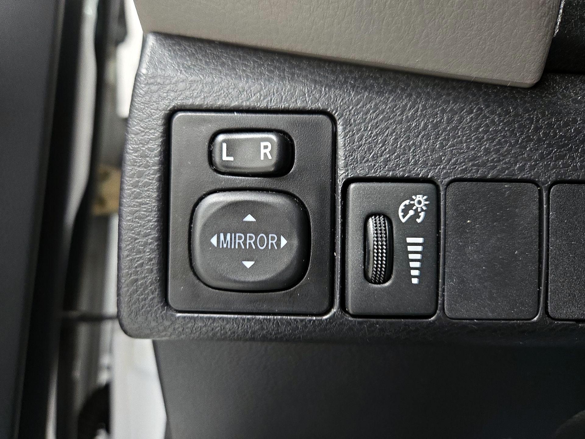 Thumbnail: 2014 Toyota Corolla - 13