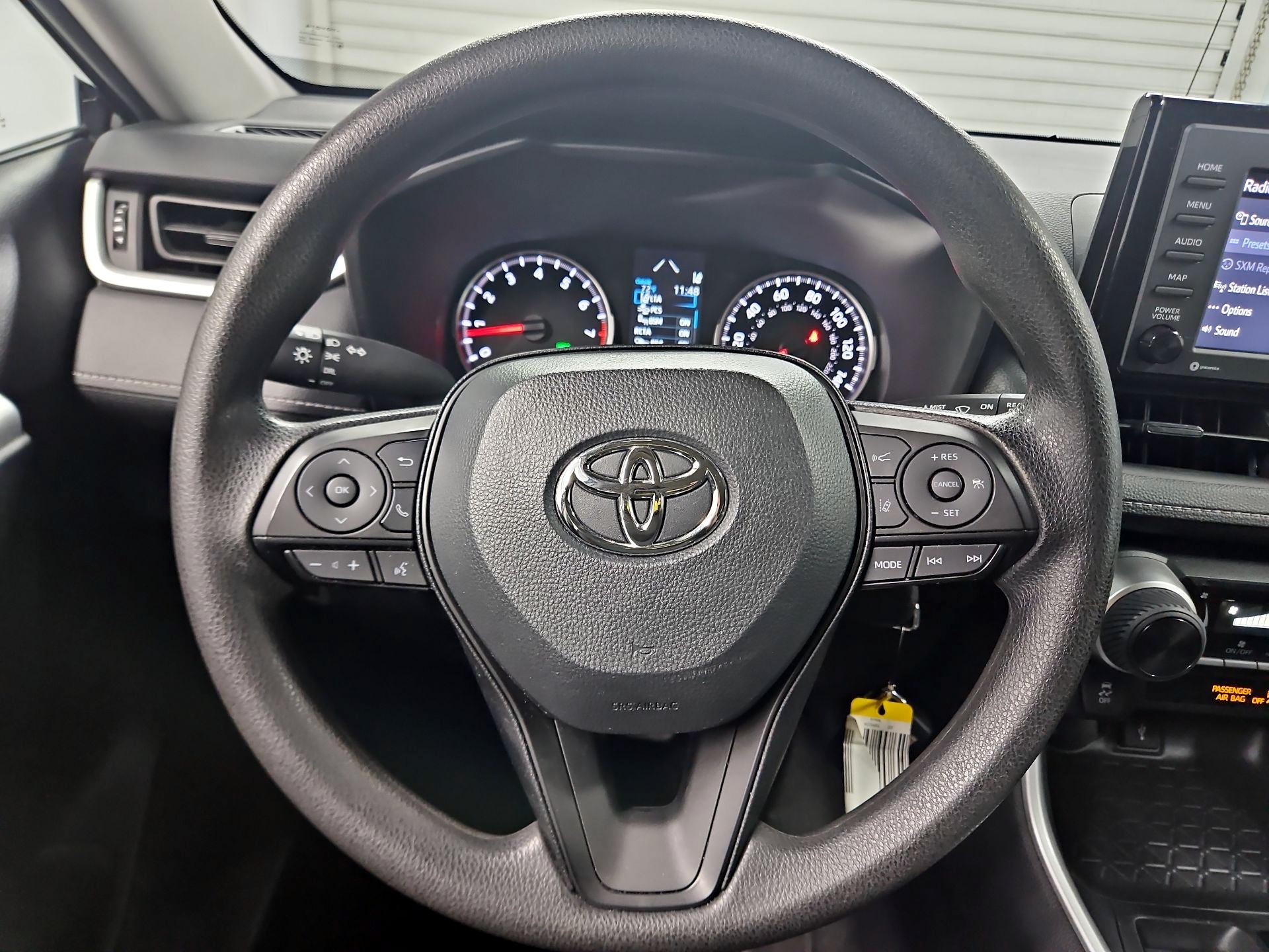 Thumbnail: 2022 Toyota RAV4 - 10