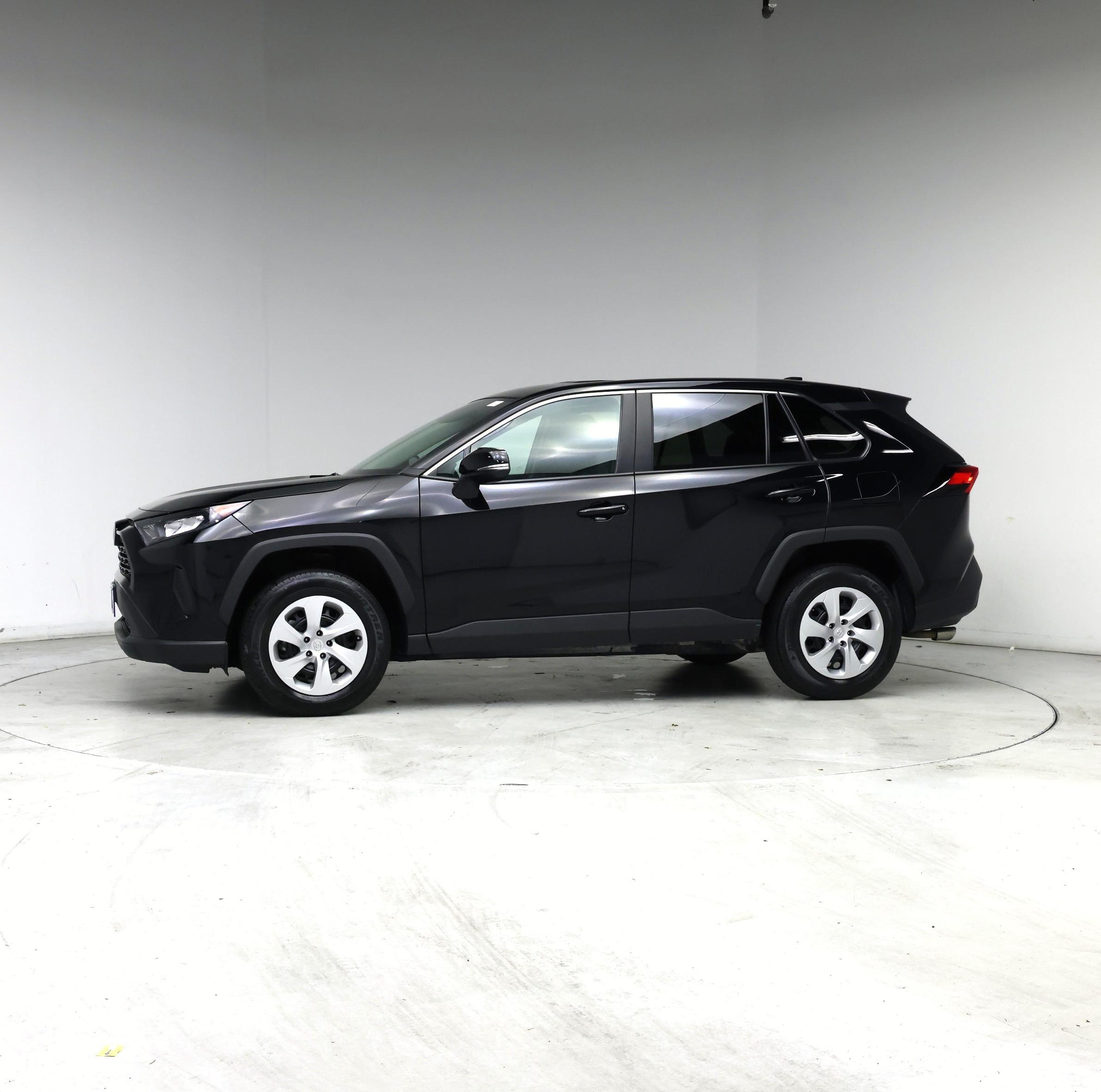 Thumbnail: 2022 Toyota RAV4 - 3