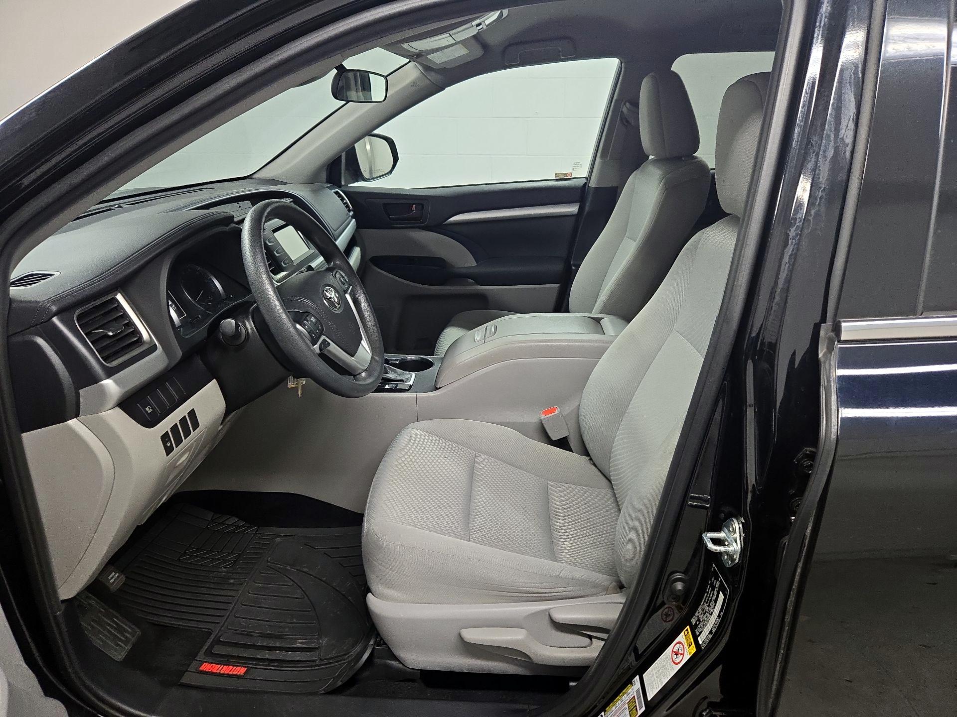 Thumbnail: 2019 Toyota Highlander - 11