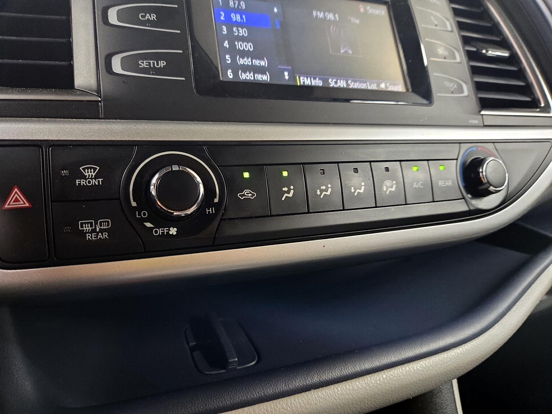 Thumbnail: 2019 Toyota Highlander - 16
