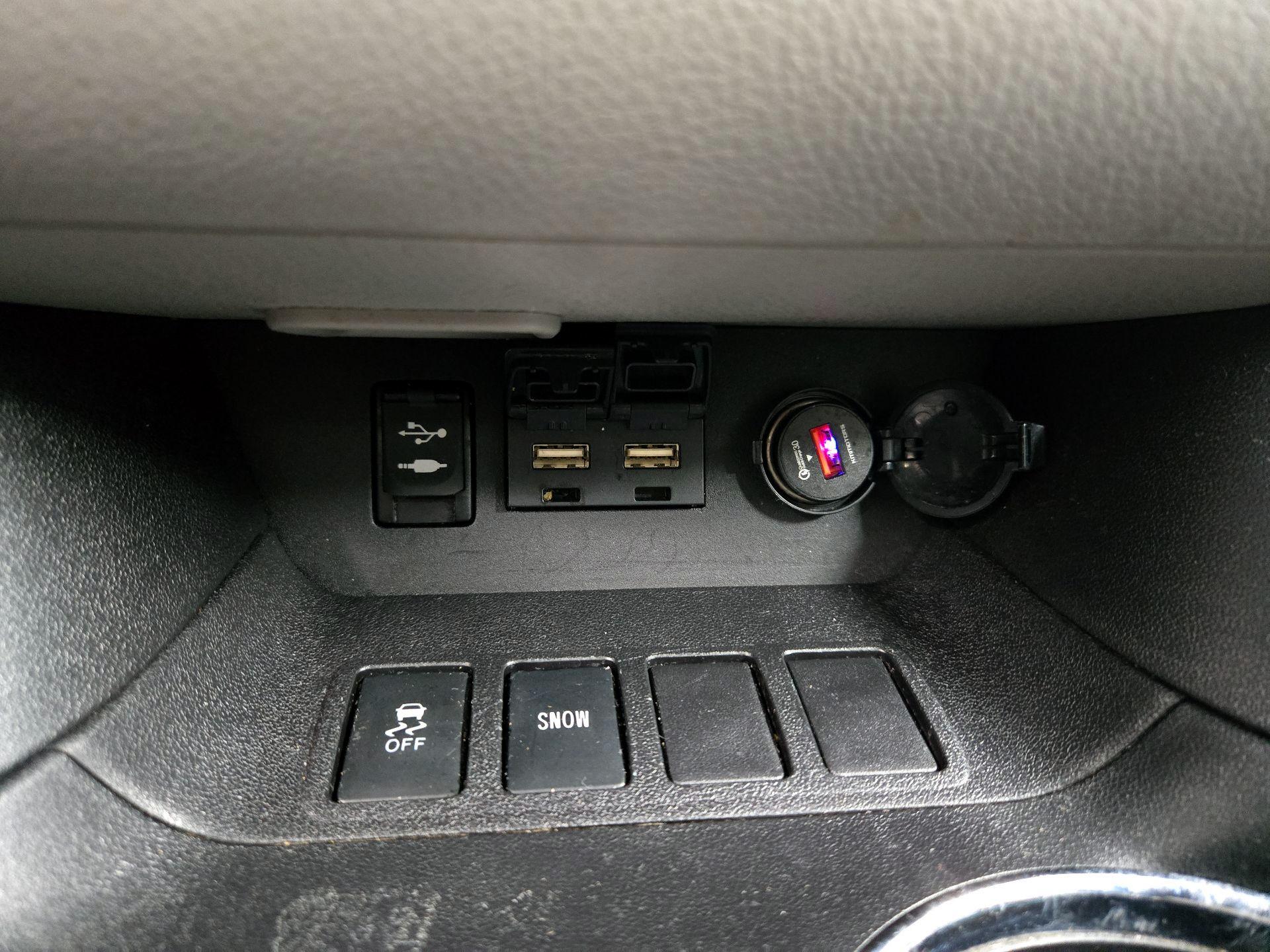 Thumbnail: 2019 Toyota Highlander - 18