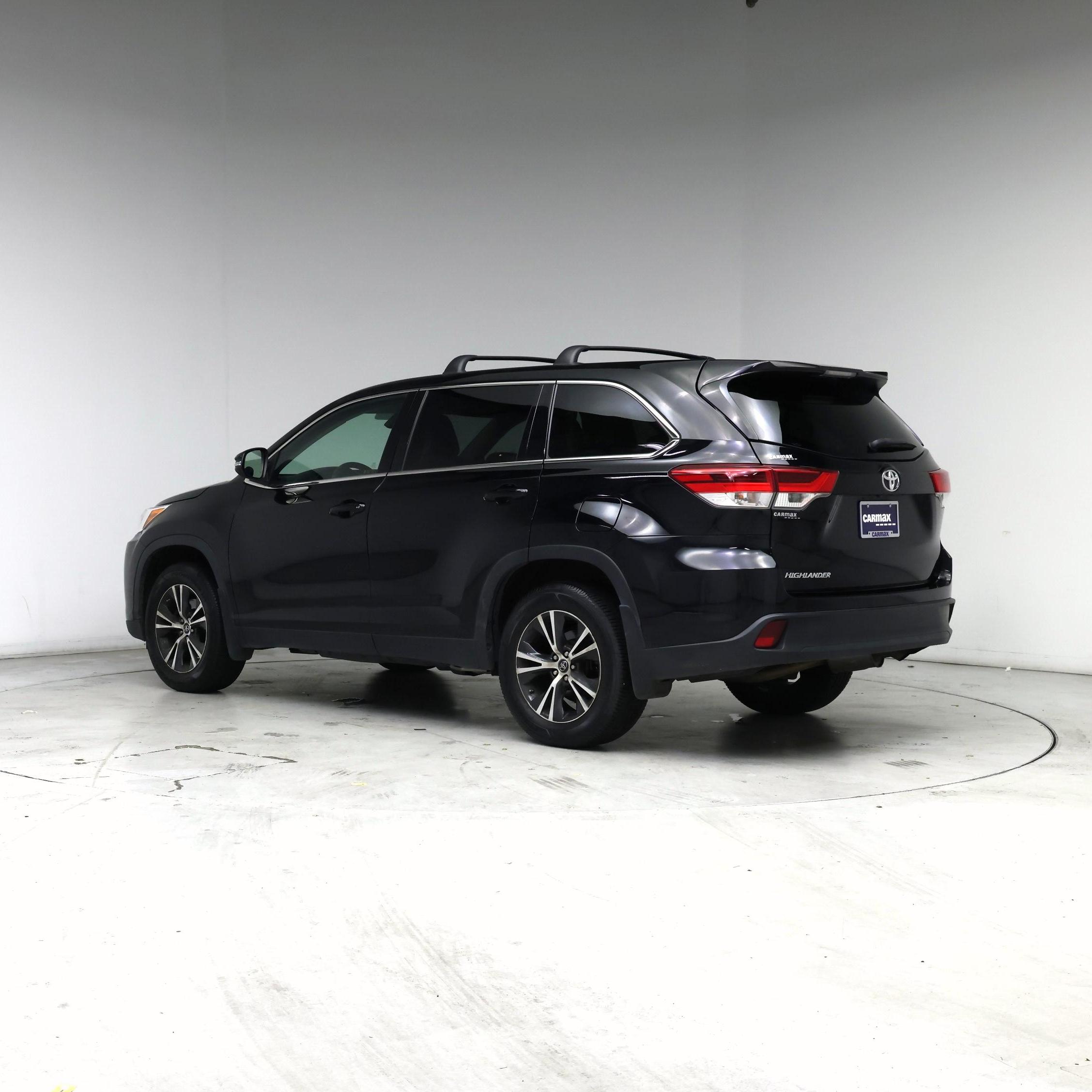 Thumbnail: 2019 Toyota Highlander - 2