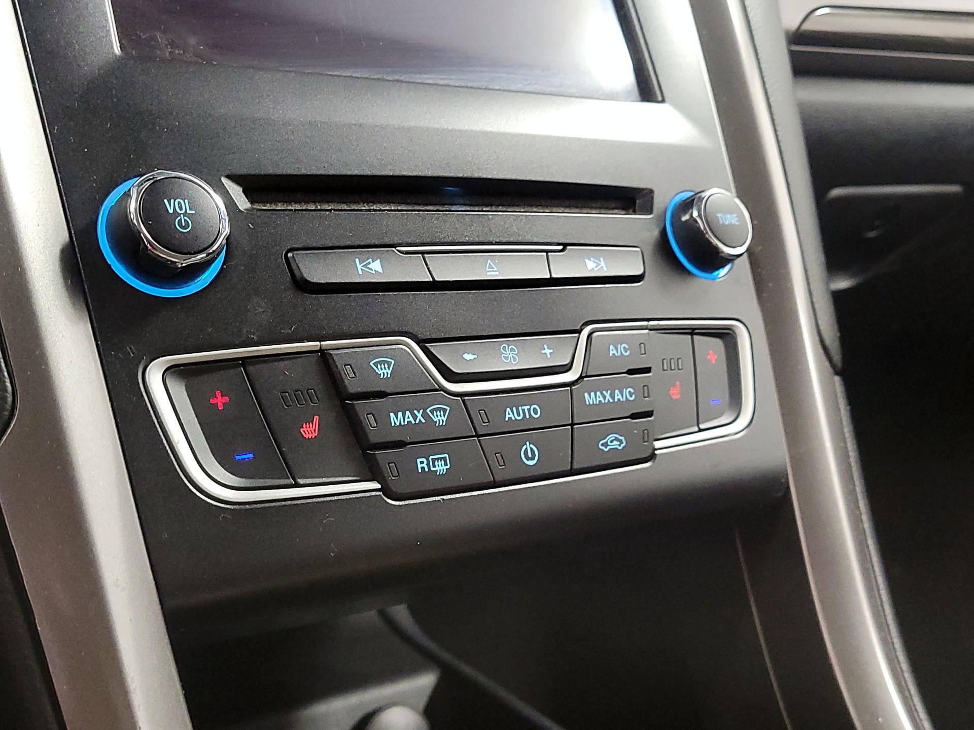 Thumbnail: 2017 Ford Fusion - 16