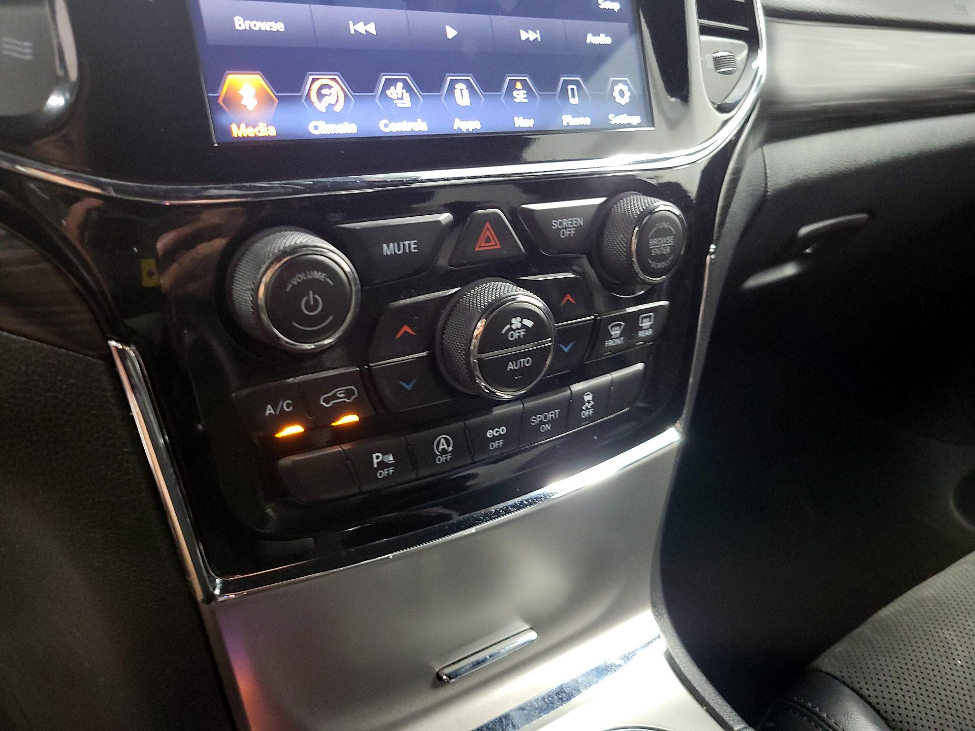 Thumbnail: 2019 Jeep Grand Cherokee - 15