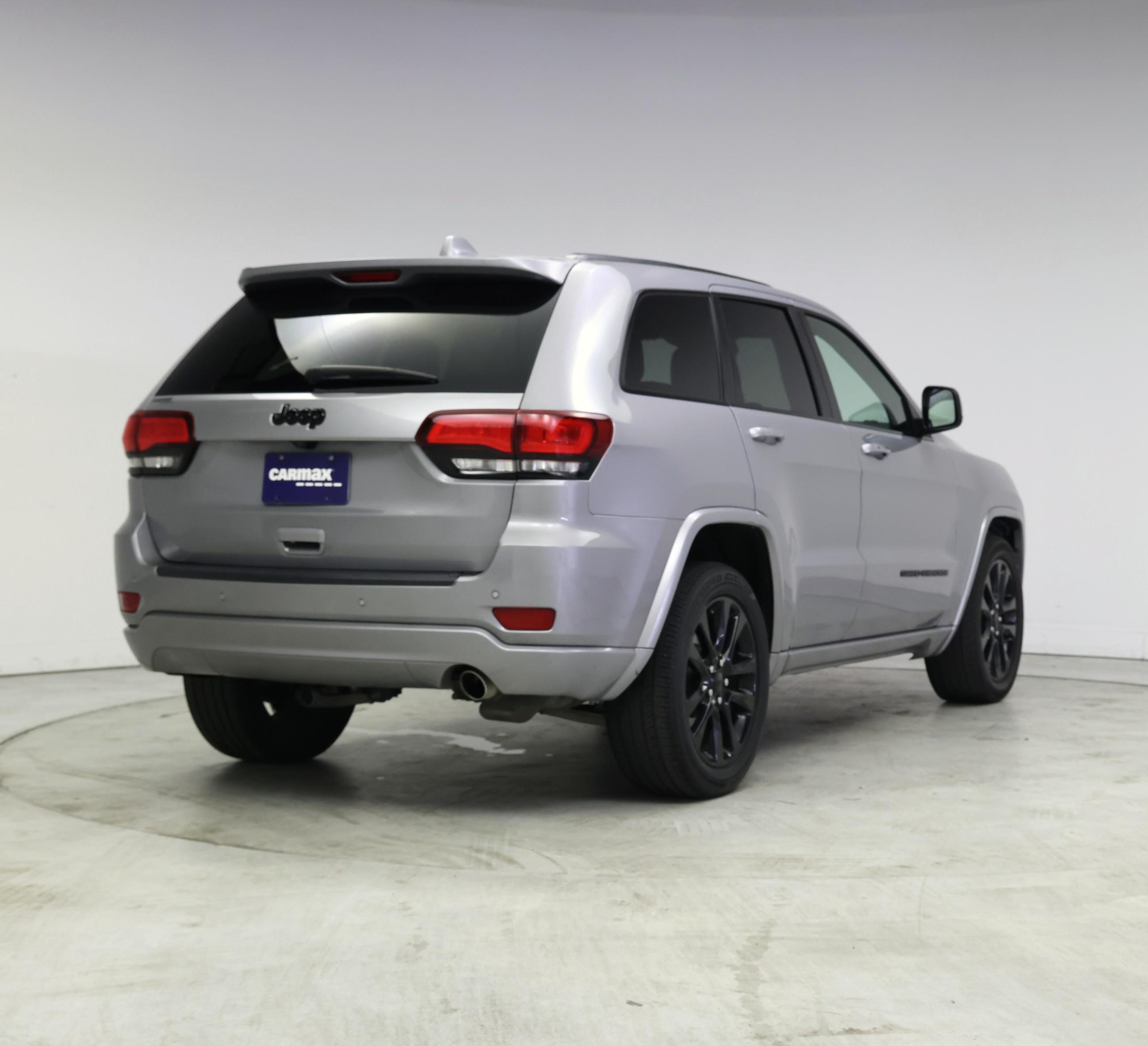 Thumbnail: 2019 Jeep Grand Cherokee - 8
