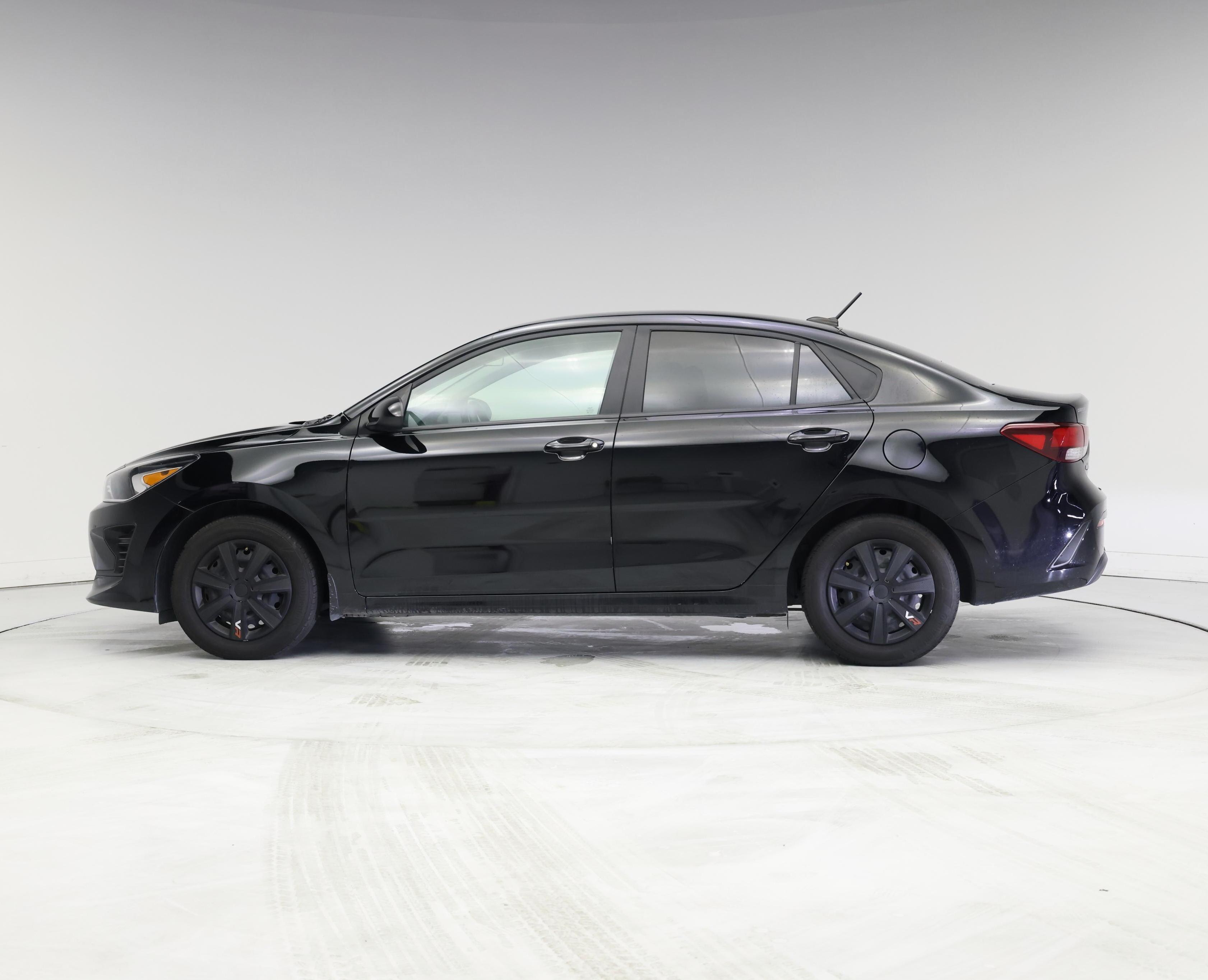 Thumbnail: 2023 Kia Rio - 3