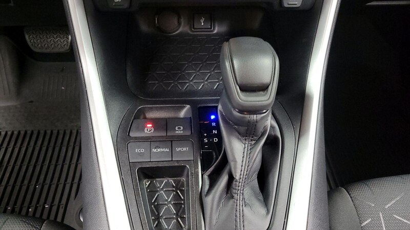 2021 Toyota RAV4 XLE 17