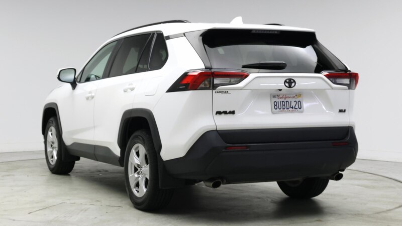2021 Toyota RAV4 XLE 2