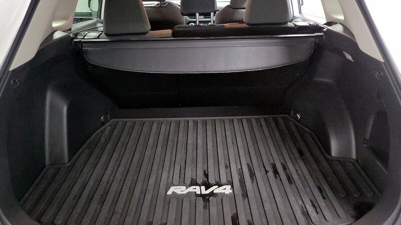 2021 Toyota RAV4 XLE 21