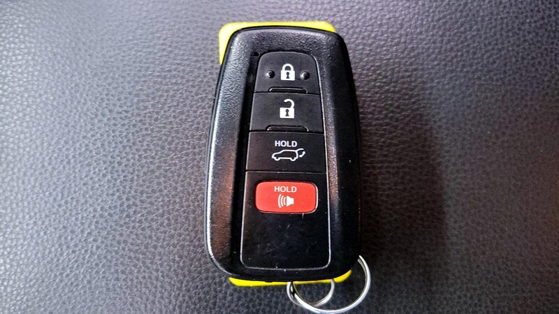 2021 Toyota RAV4 XLE 23