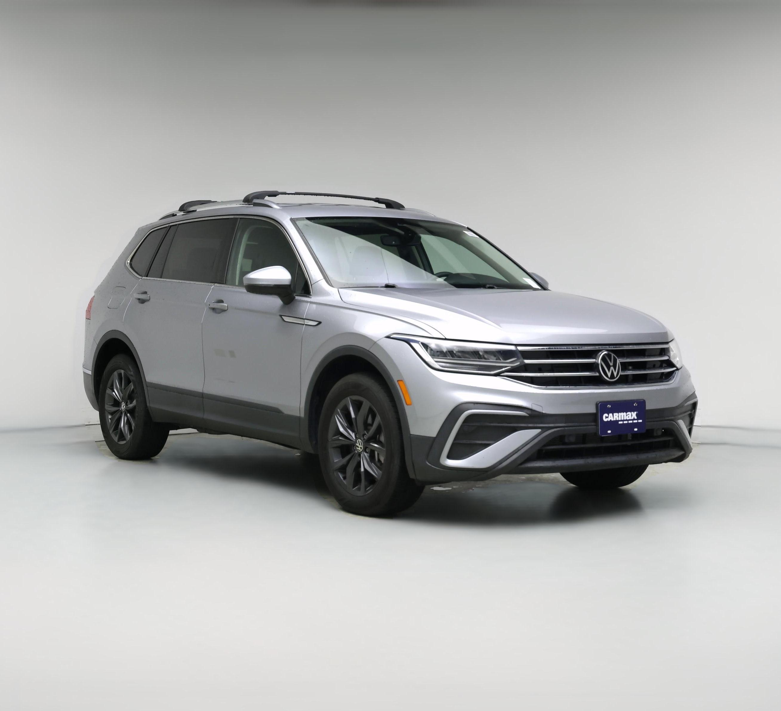 Thumbnail: 2022 Volkswagen Tiguan - 1