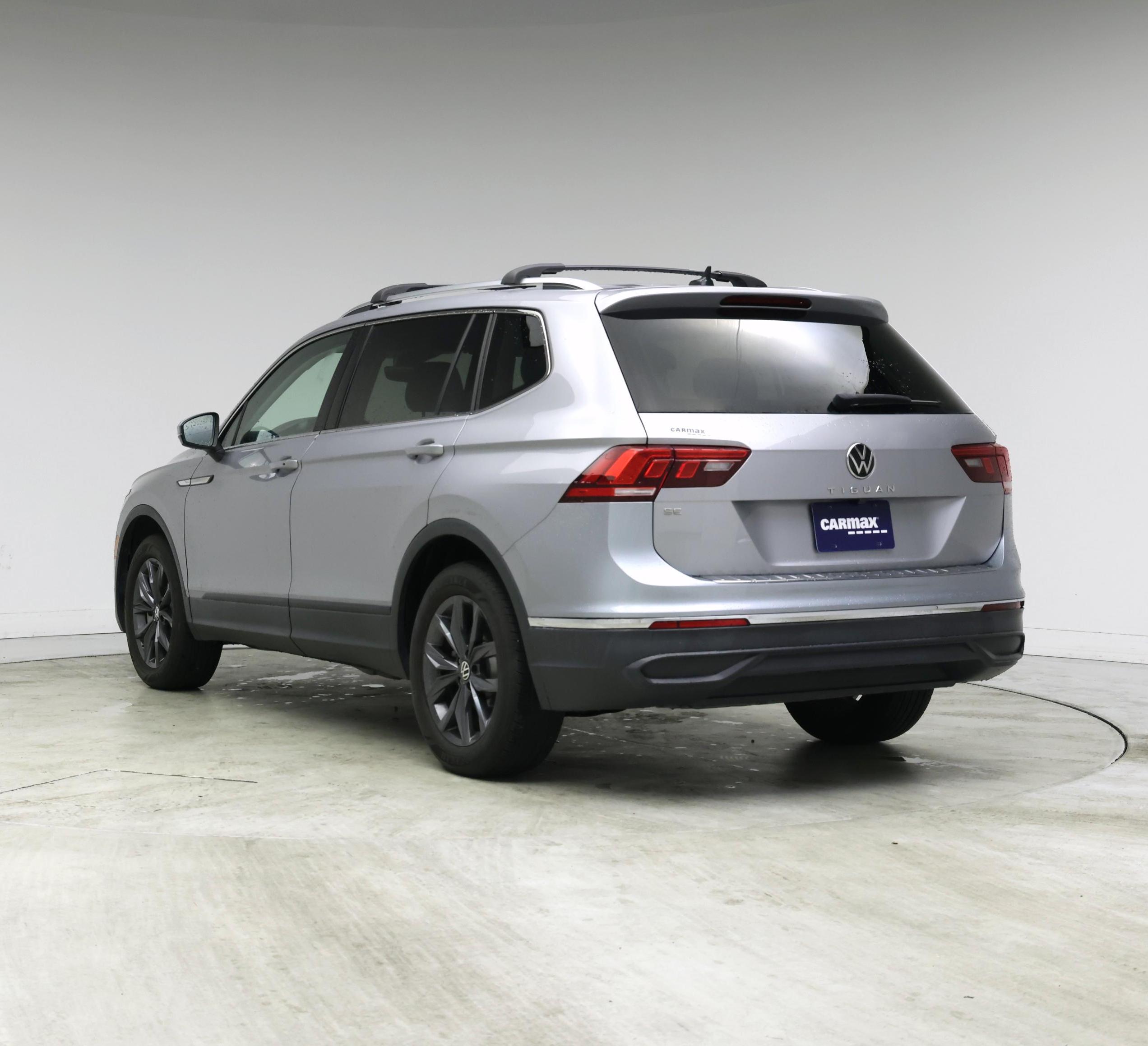 Thumbnail: 2022 Volkswagen Tiguan - 2