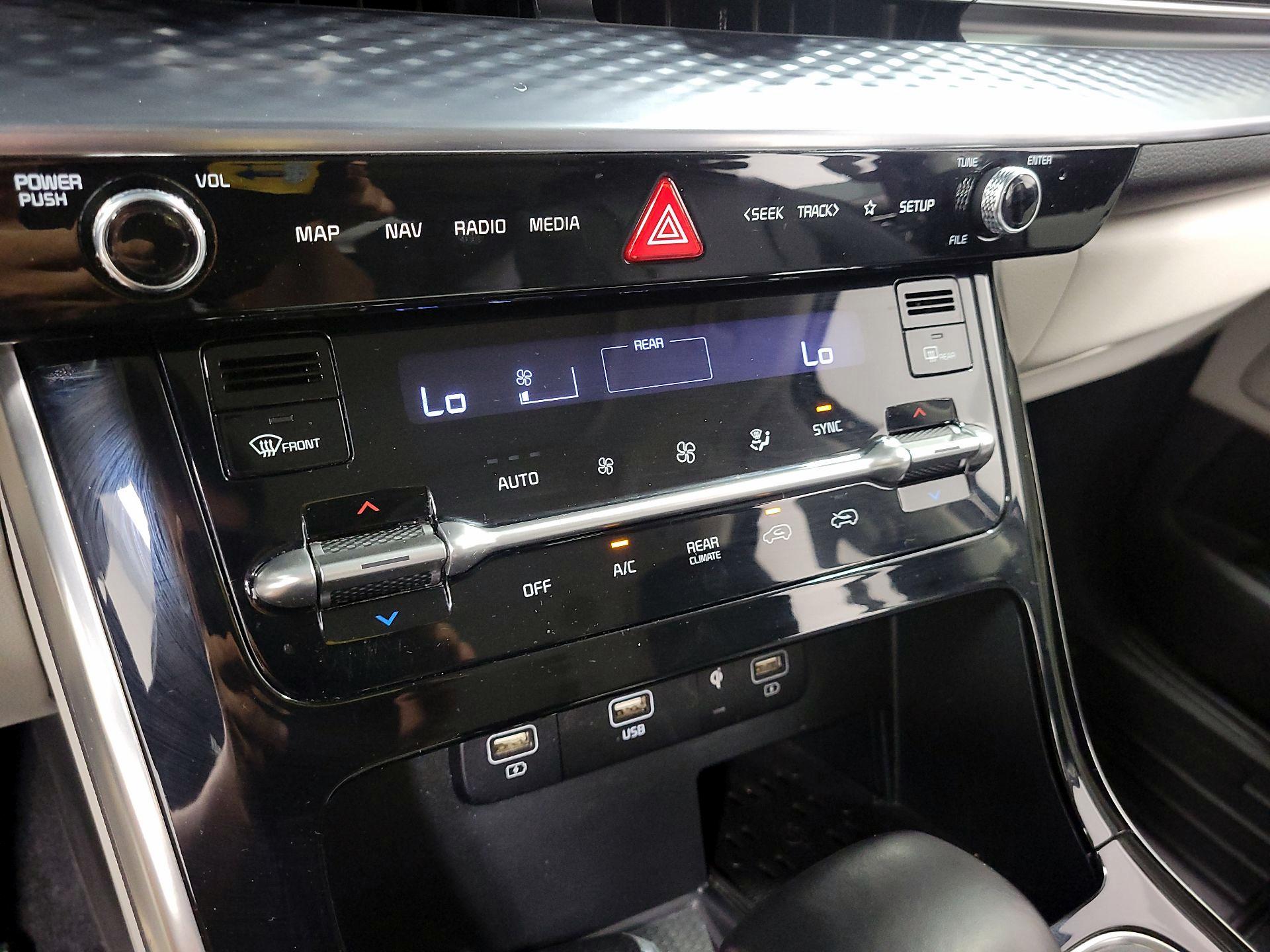 Thumbnail: 2023 Kia Carnival - 17
