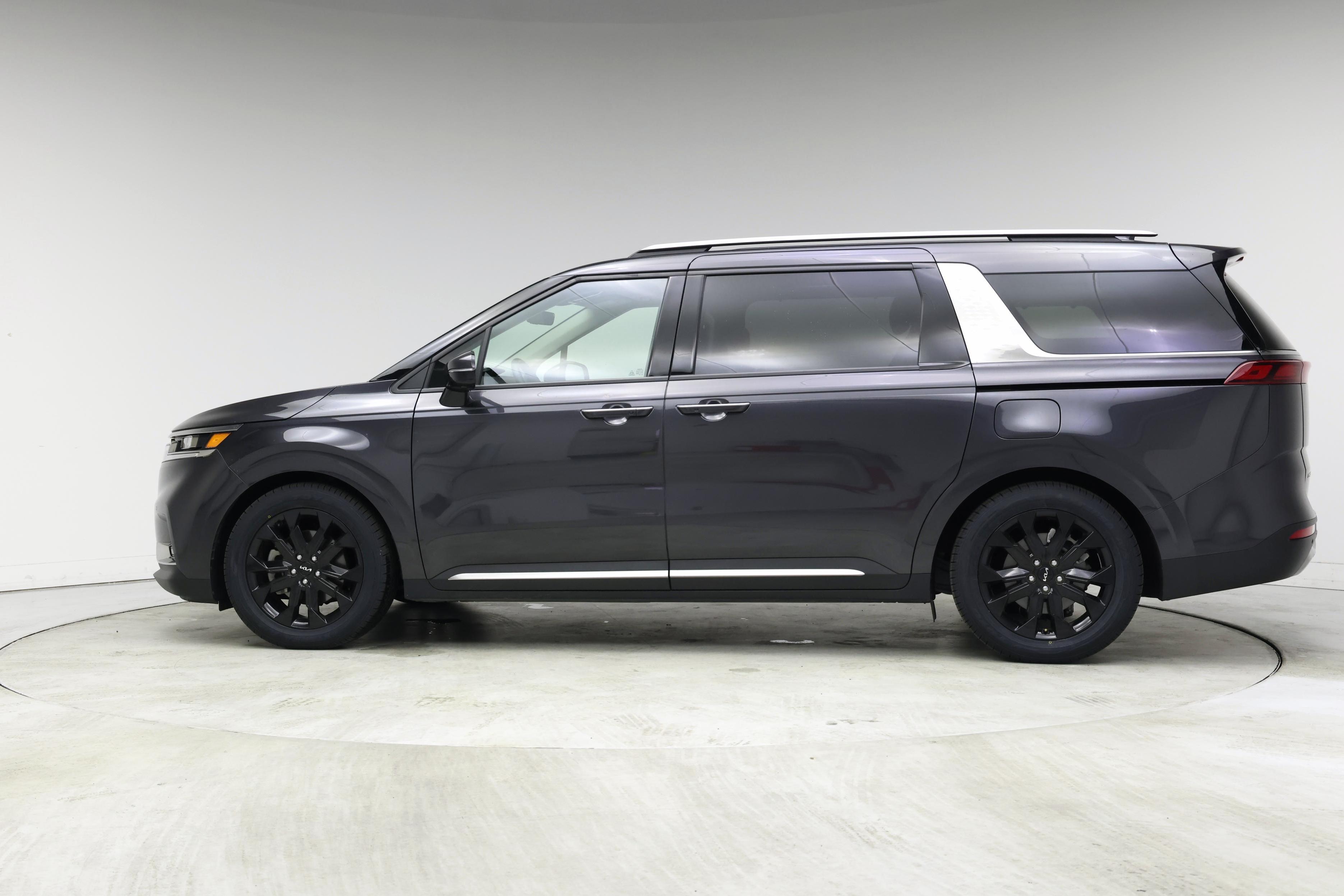 Thumbnail: 2023 Kia Carnival - 3