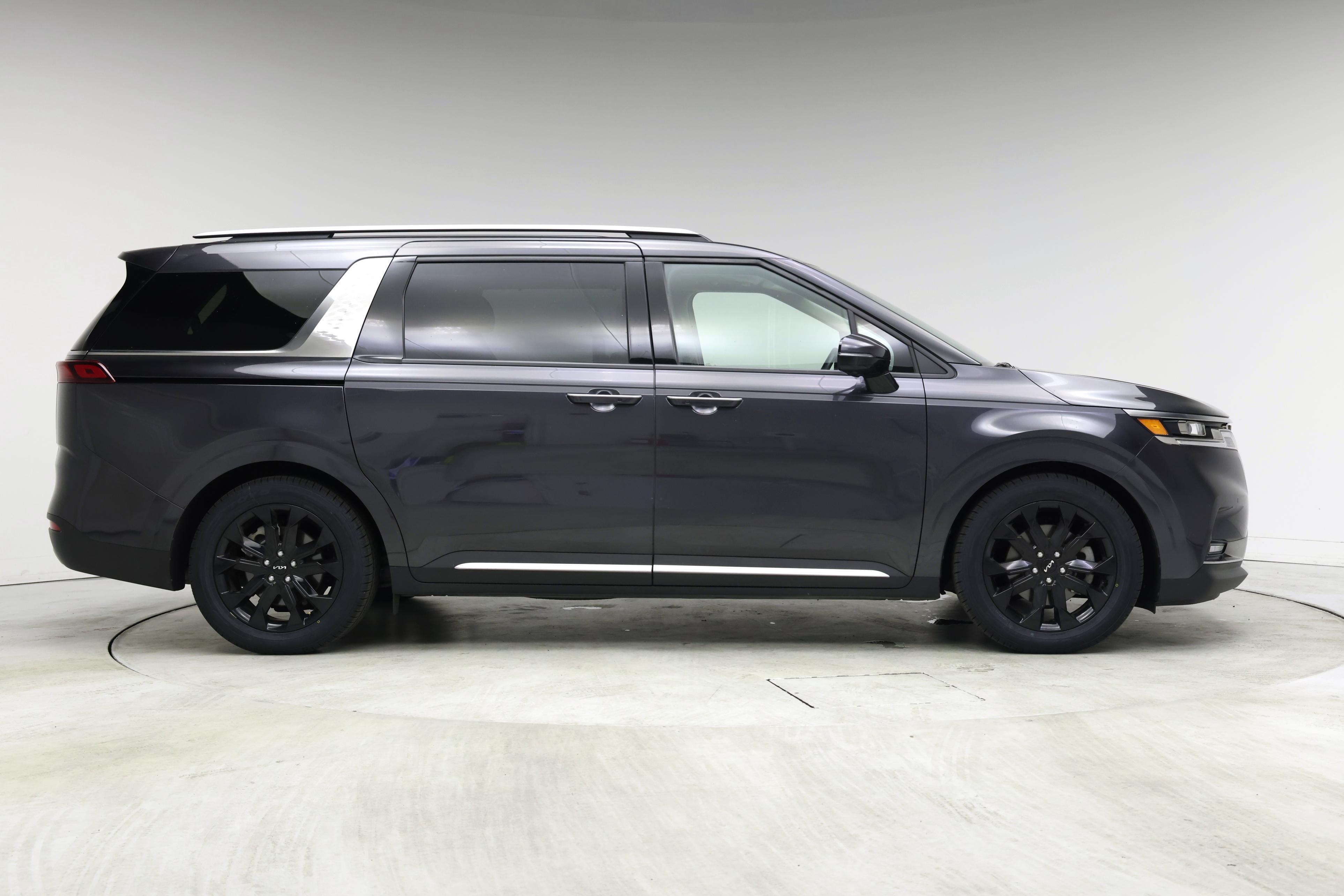 Thumbnail: 2023 Kia Carnival - 7
