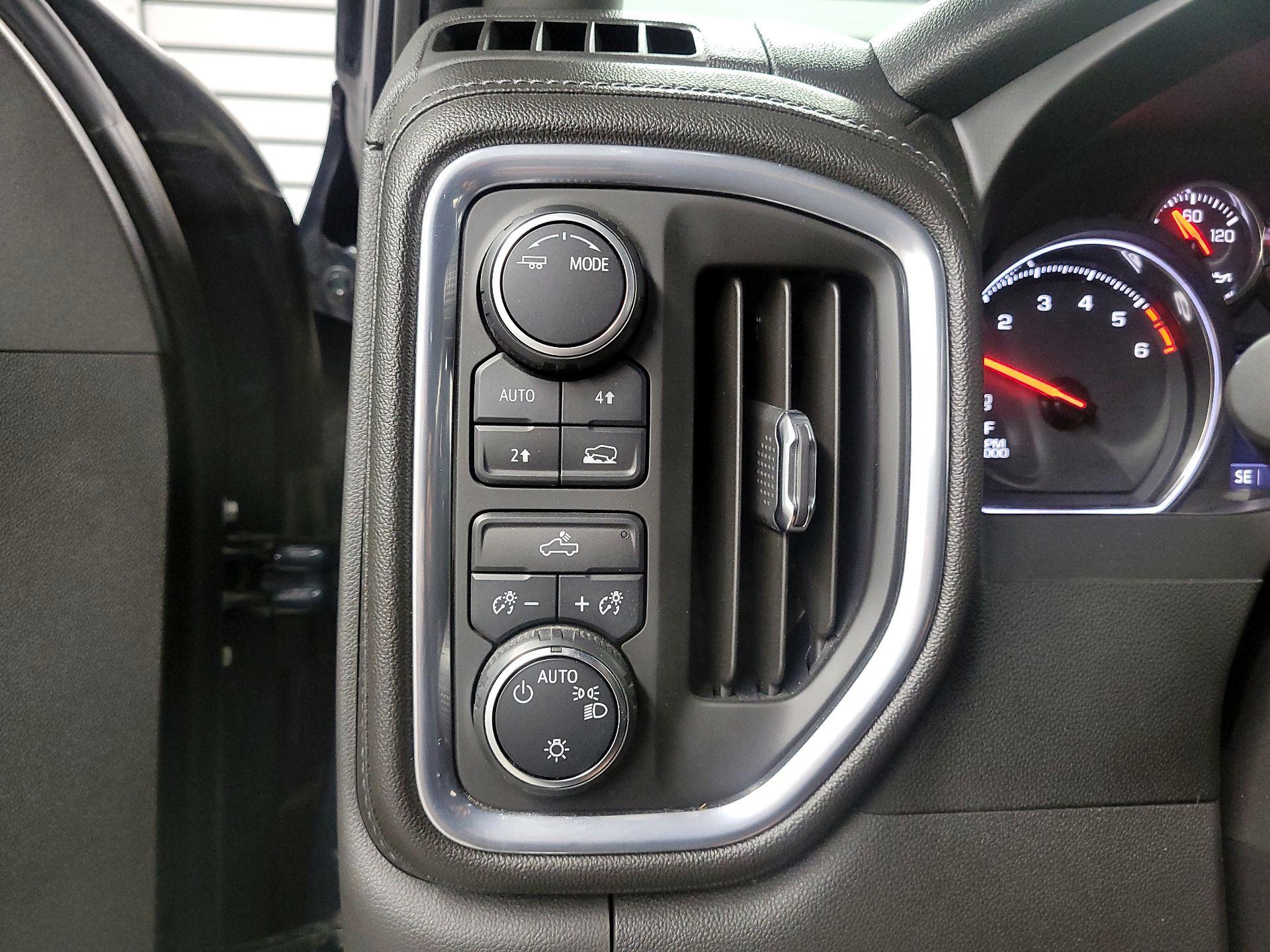 Thumbnail: 2020 Chevrolet Silverado 1500 - 13