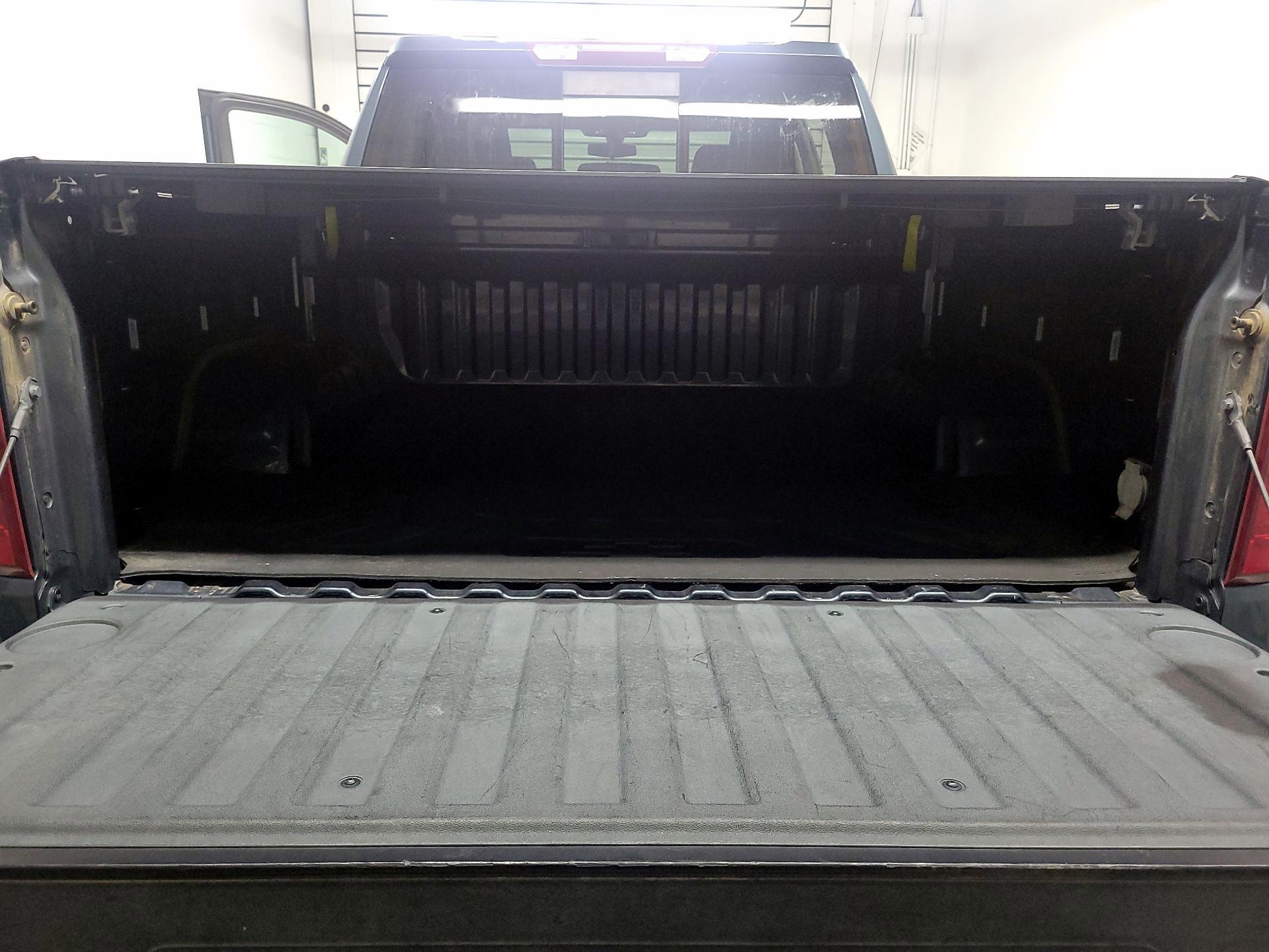 Thumbnail: 2020 Chevrolet Silverado 1500 - 20