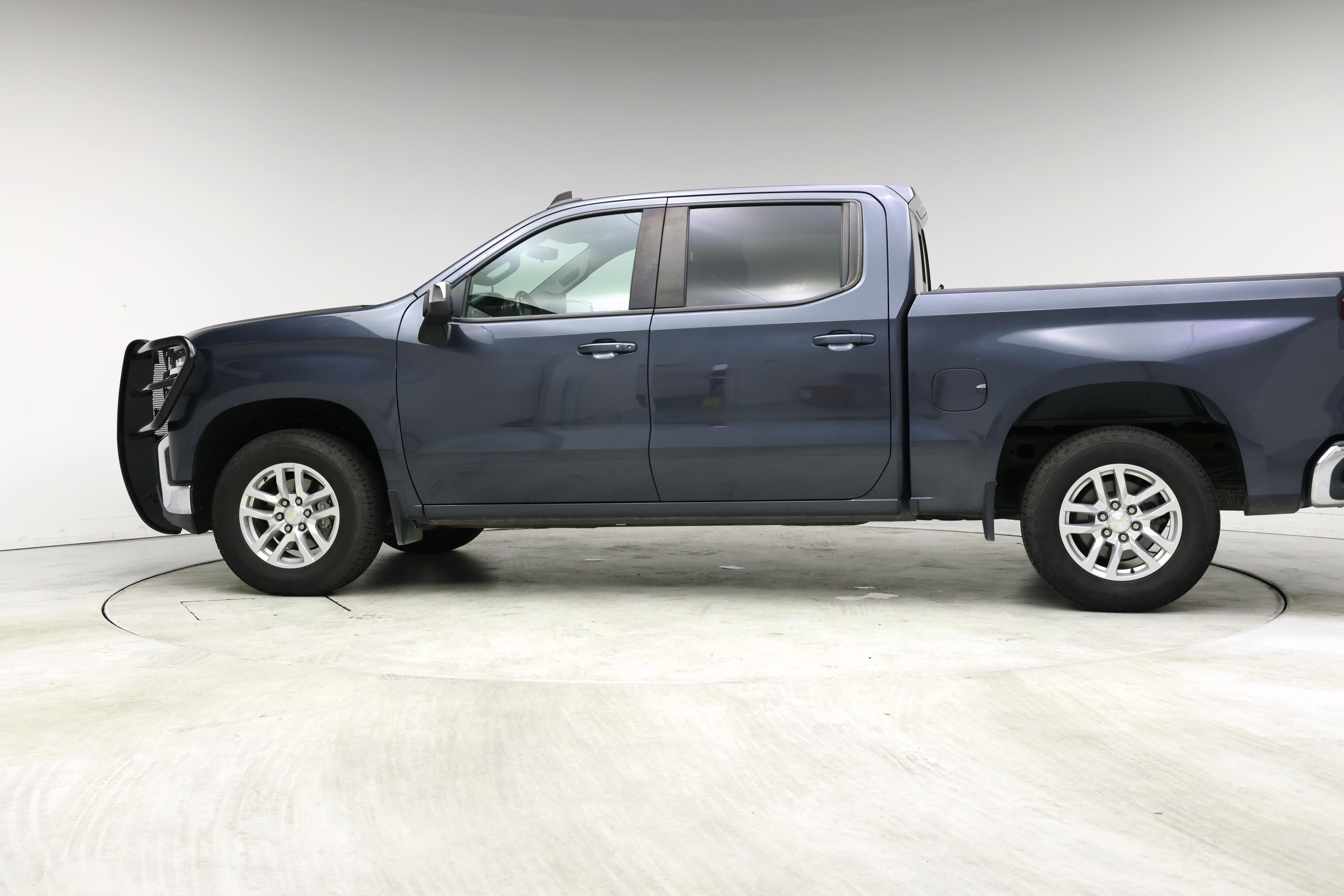 Thumbnail: 2020 Chevrolet Silverado 1500 - 3