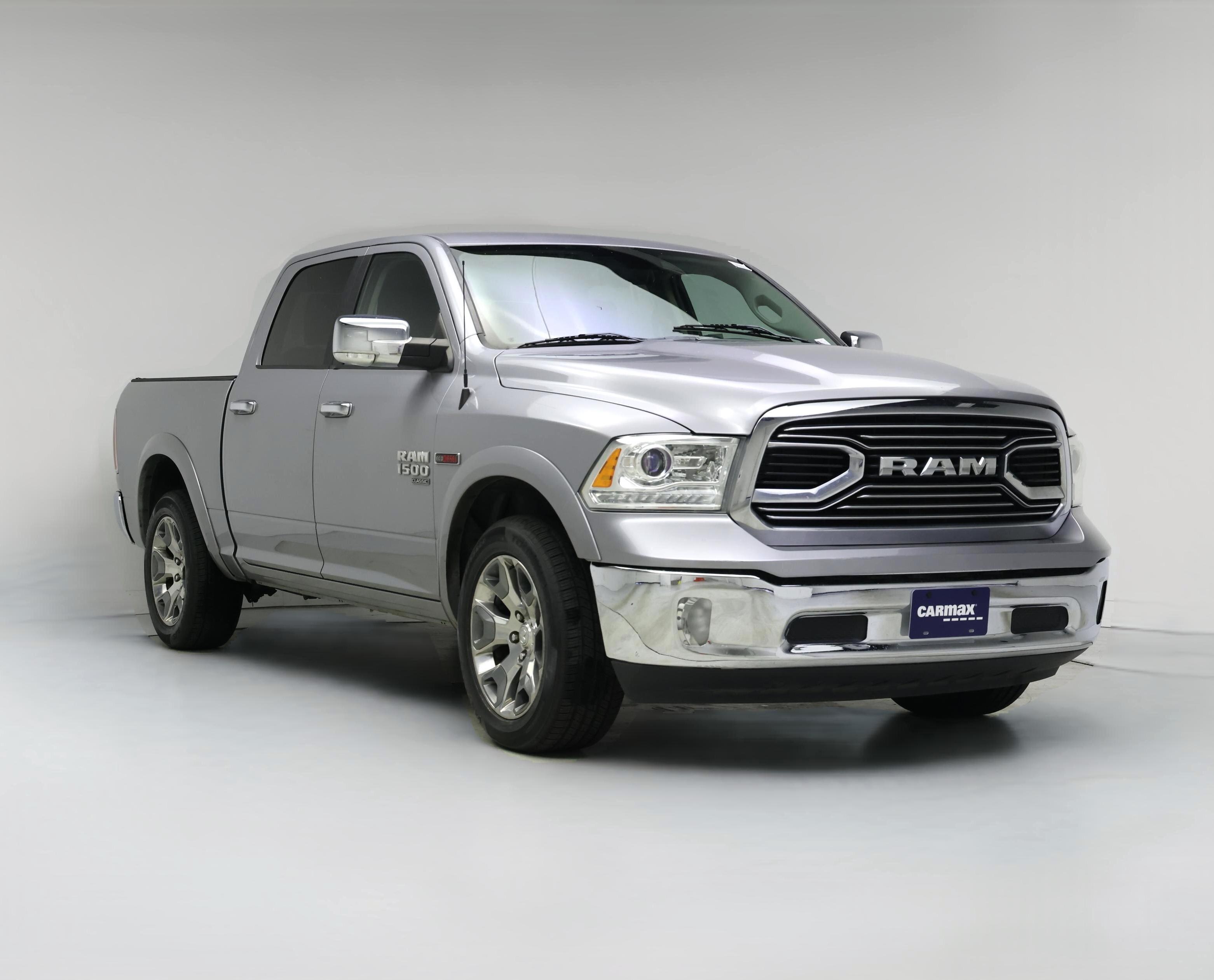 Thumbnail: 2019 RAM 1500 Classic - 1