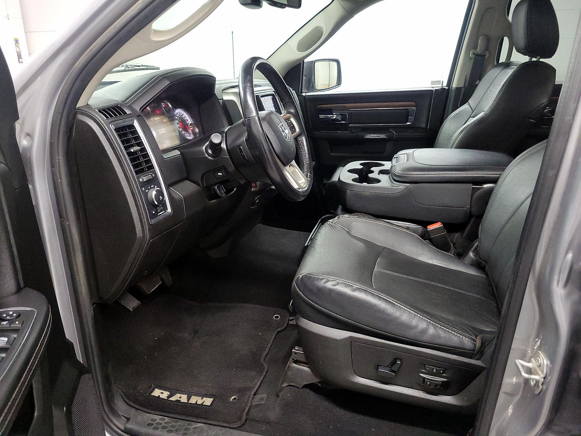 Thumbnail: 2019 RAM 1500 Classic - 11