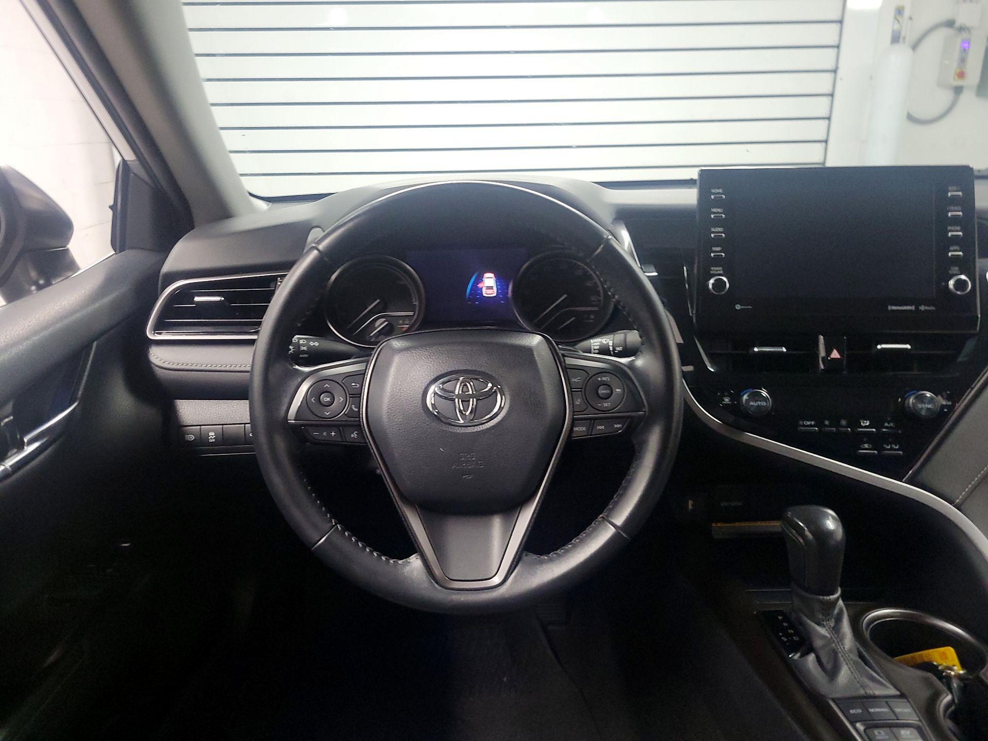 Thumbnail: 2021 Toyota Camry - 10