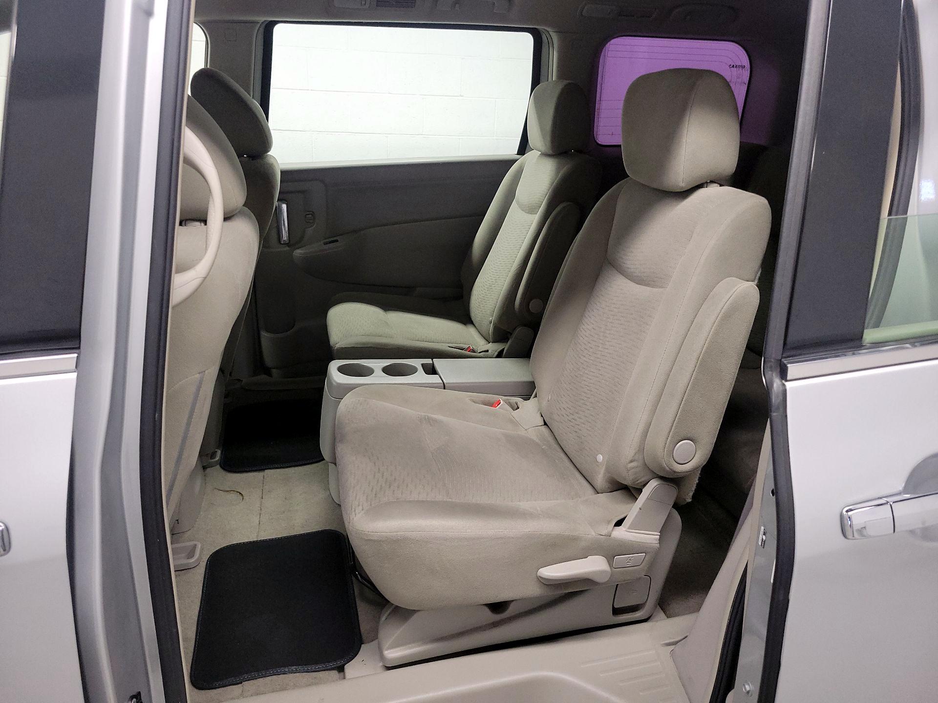 Thumbnail: 2014 Nissan Quest - 17